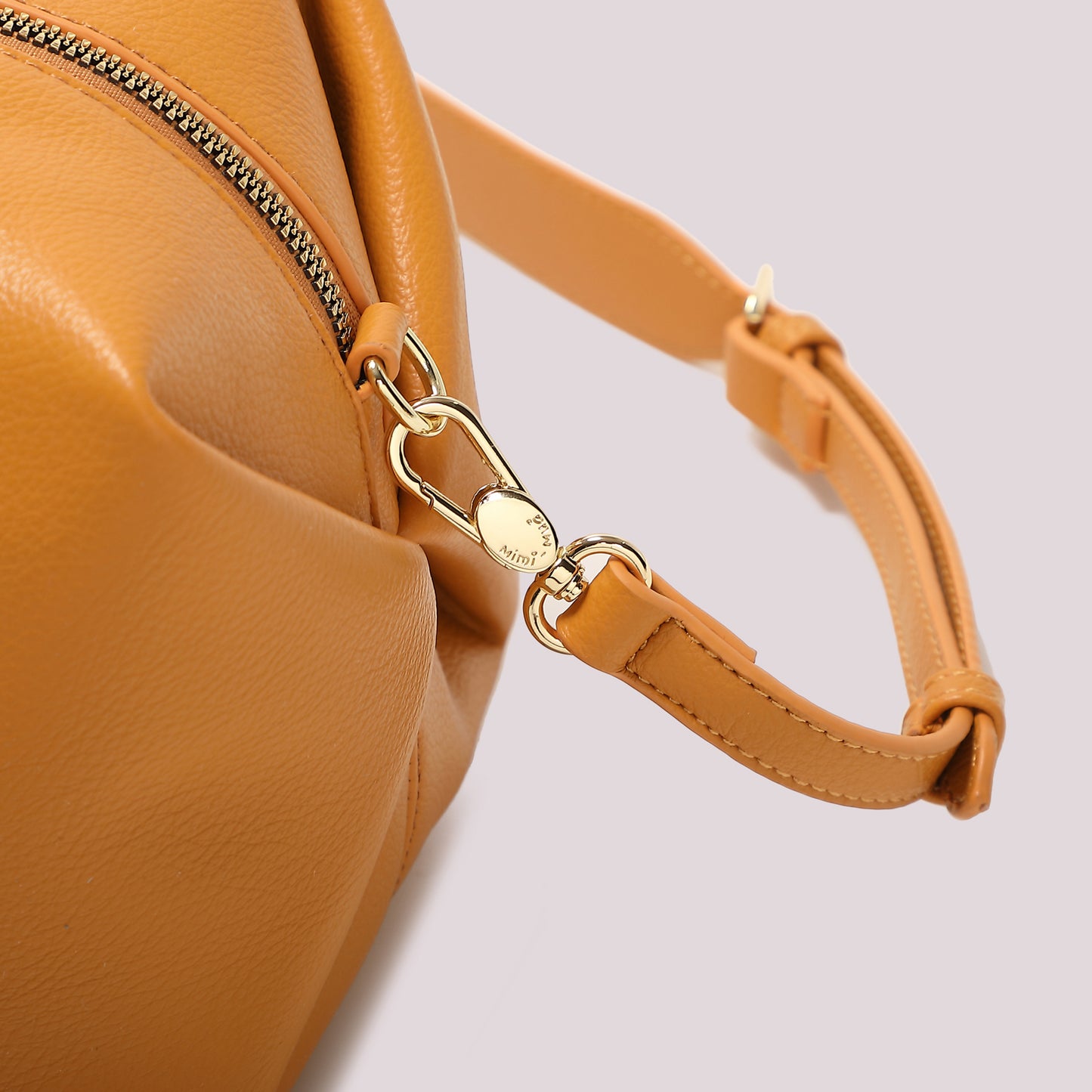 BORSA A BAULETTO MEDIA CON TARGHETTA LOGATA