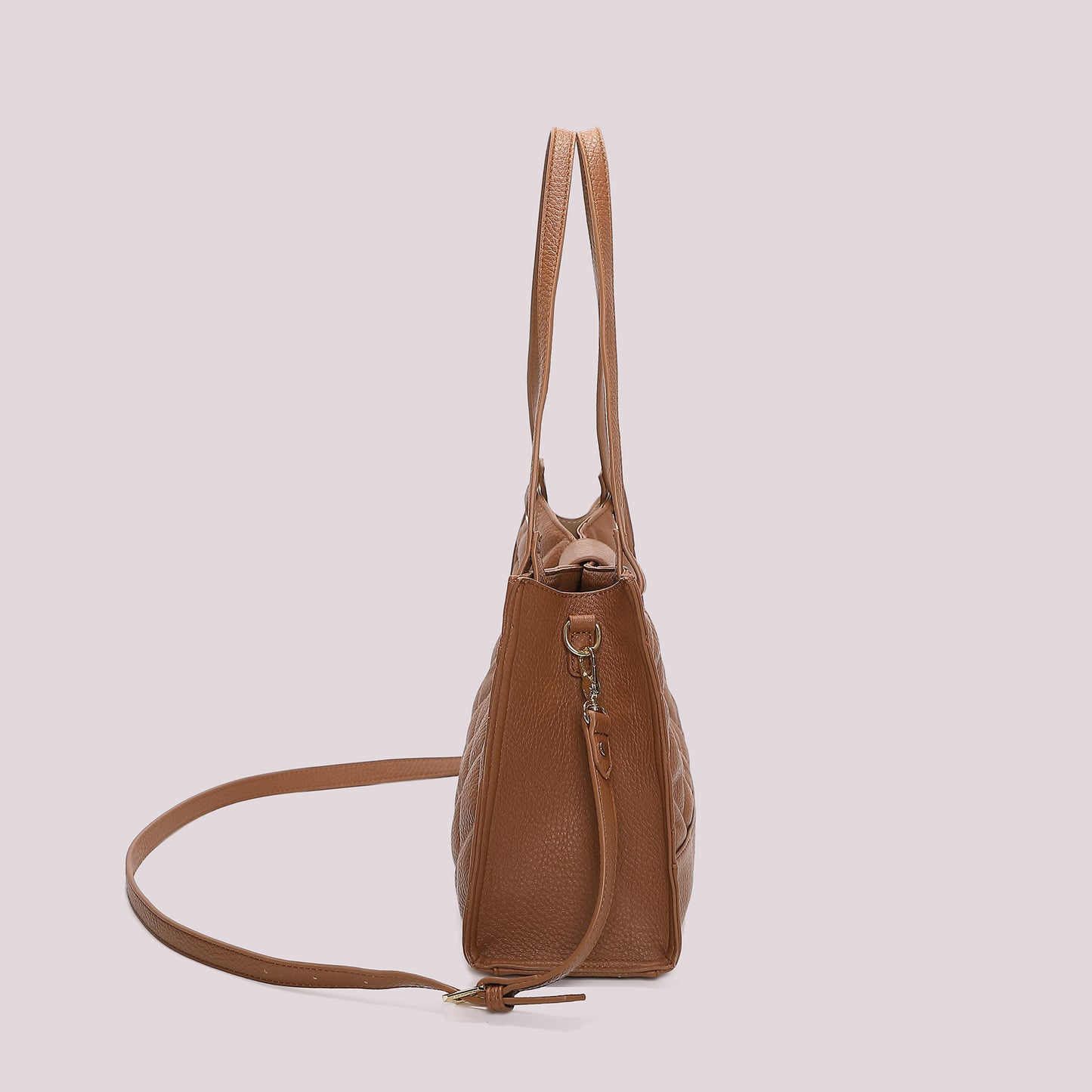 BORSA SHOPPING TRAPUNTATA CON BASE LISCIA