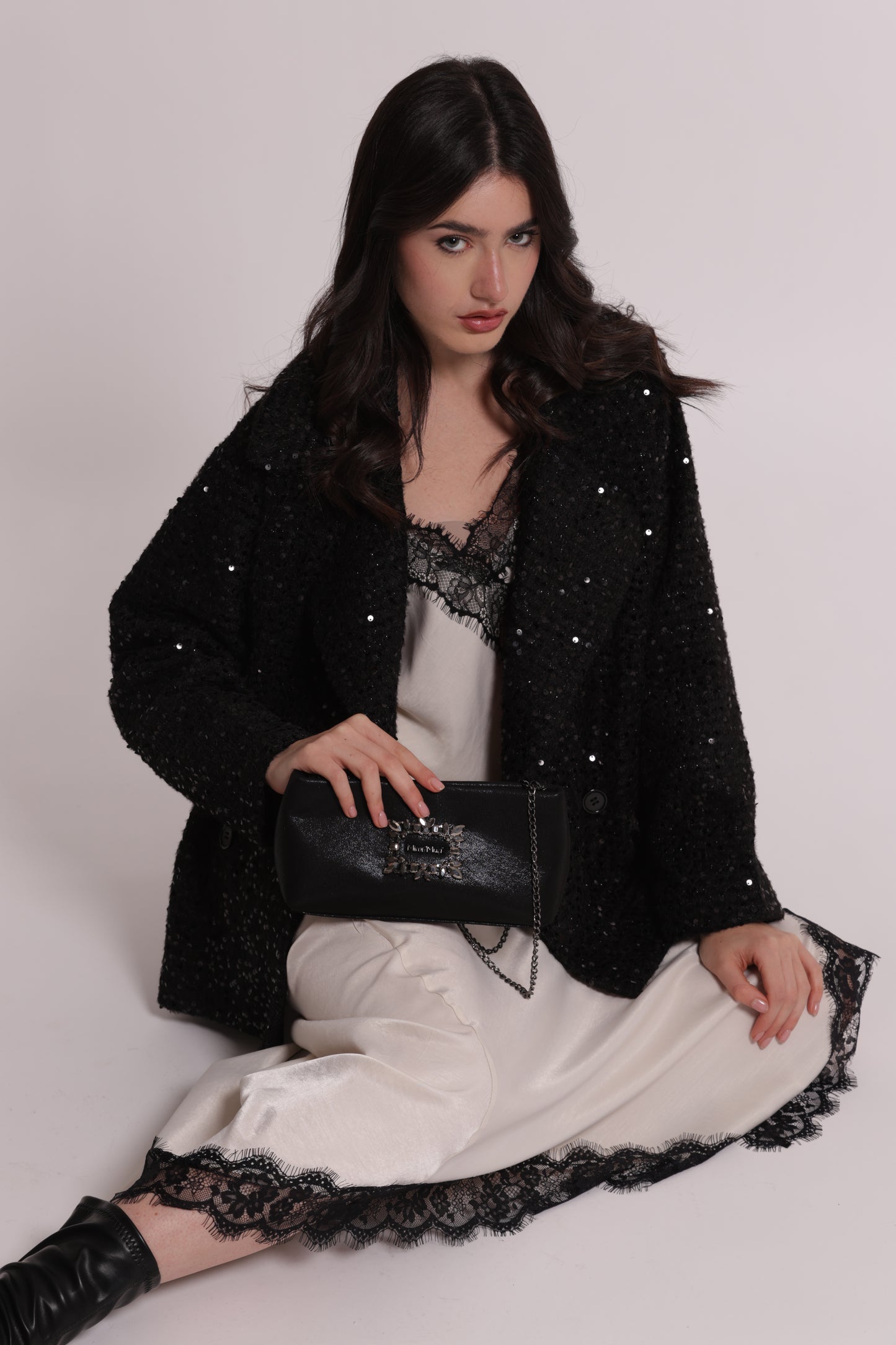 BORSA CLUTCH CON DETTAGLIO GIOIELLO