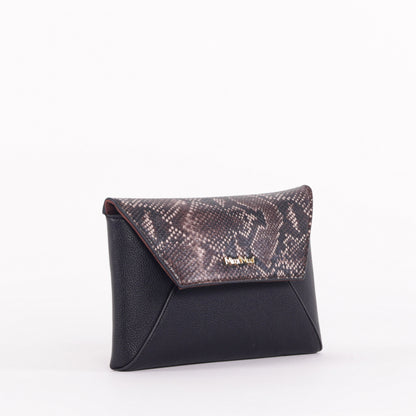 BORSA POCHETTE CON PATTA EFFETTO PITONE