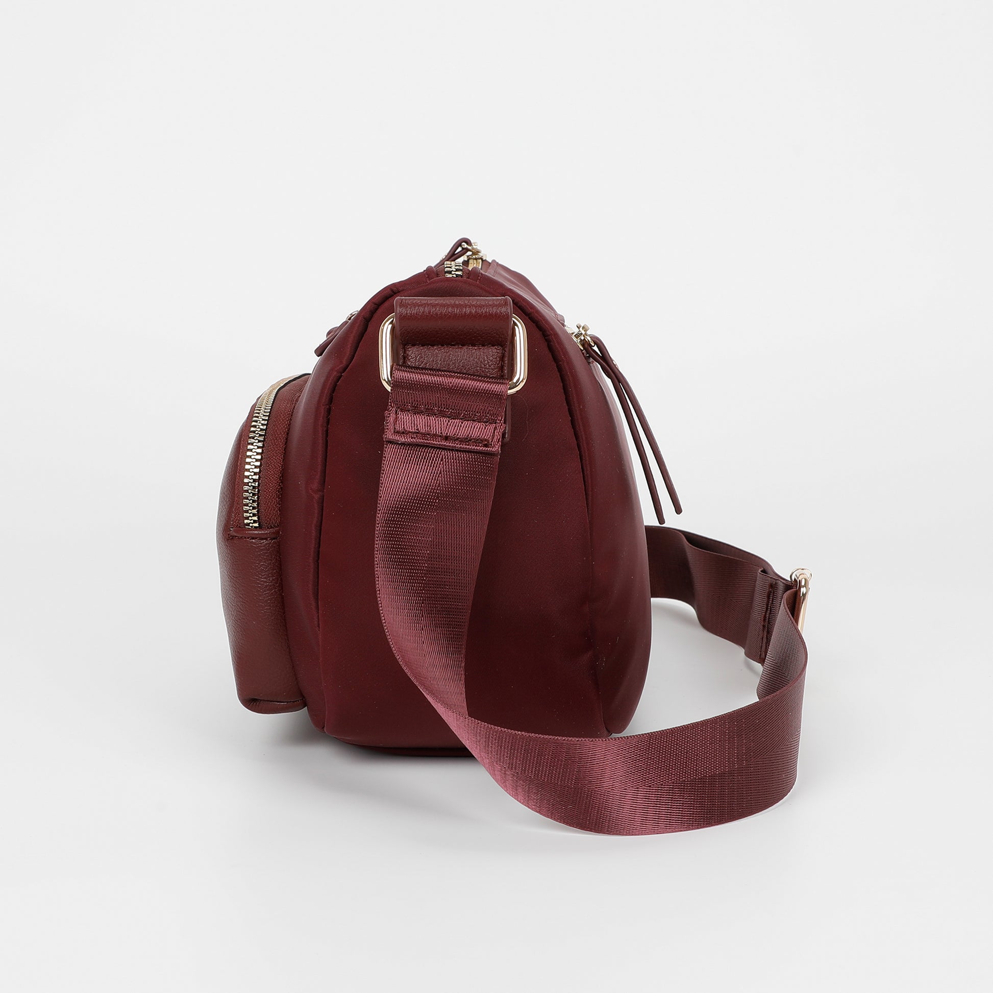 BORSA A TRACOLLA IN NYLON CON DETTAGLI IN PU