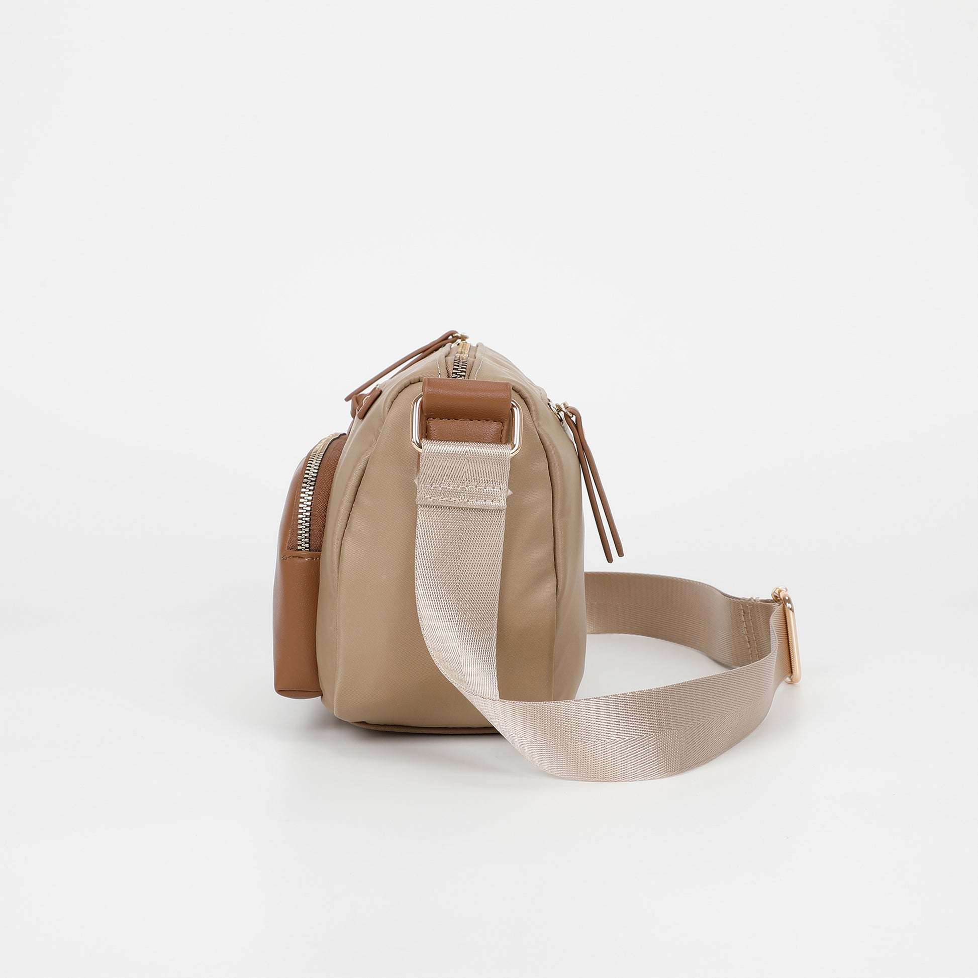 BORSA A TRACOLLA IN NYLON CON DETTAGLI IN PU