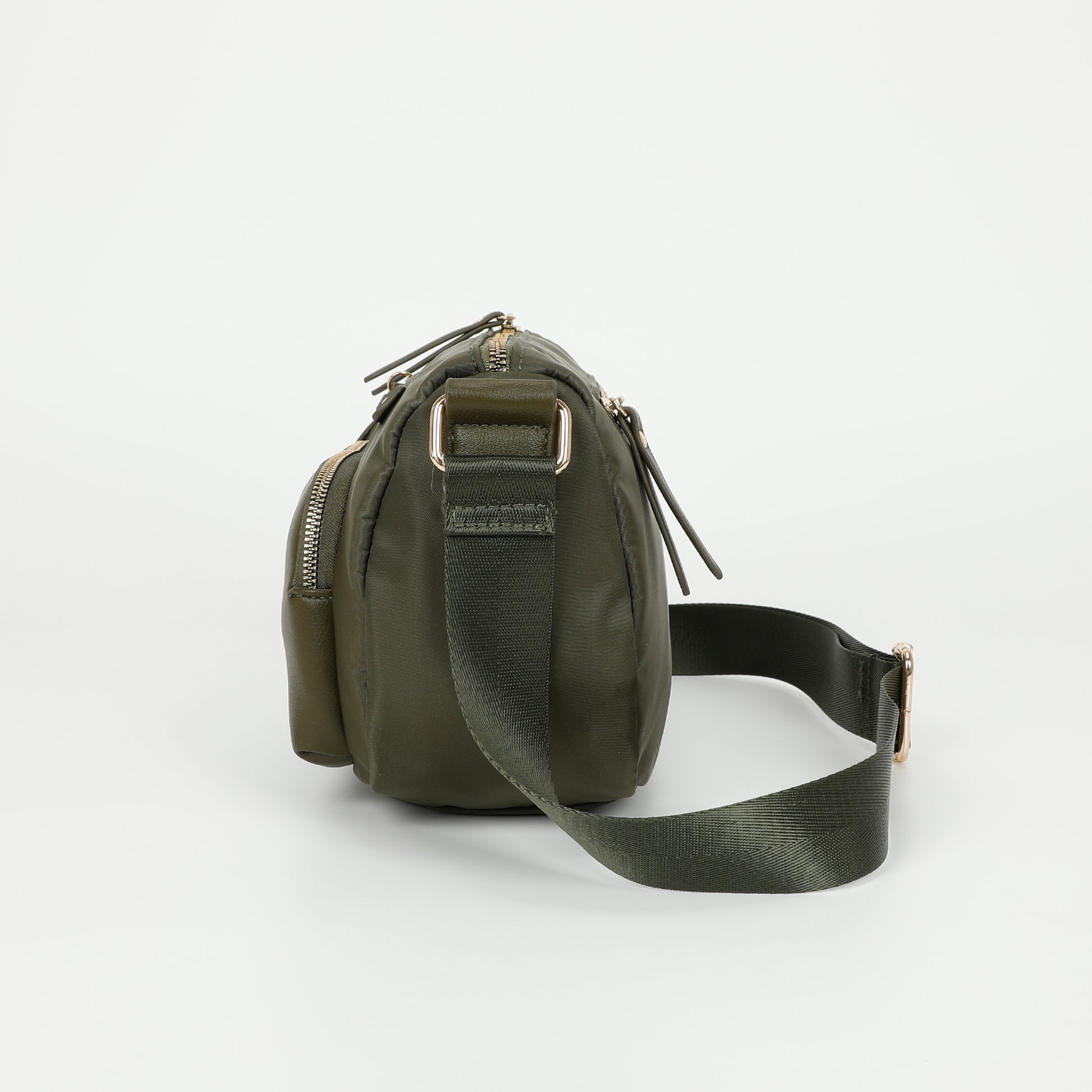BORSA A TRACOLLA IN NYLON CON DETTAGLI IN PU