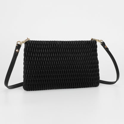 BORSA A TRACOLLA TRAPUNTATA