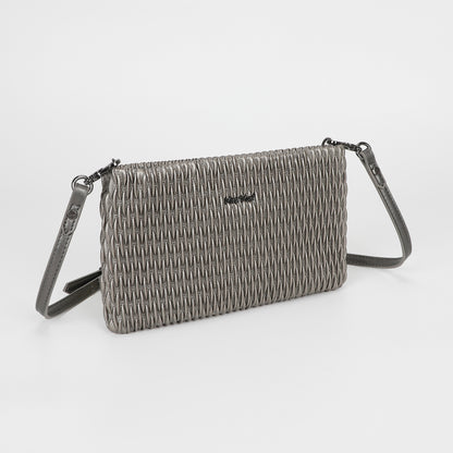 BORSA A TRACOLLA TRAPUNTATA