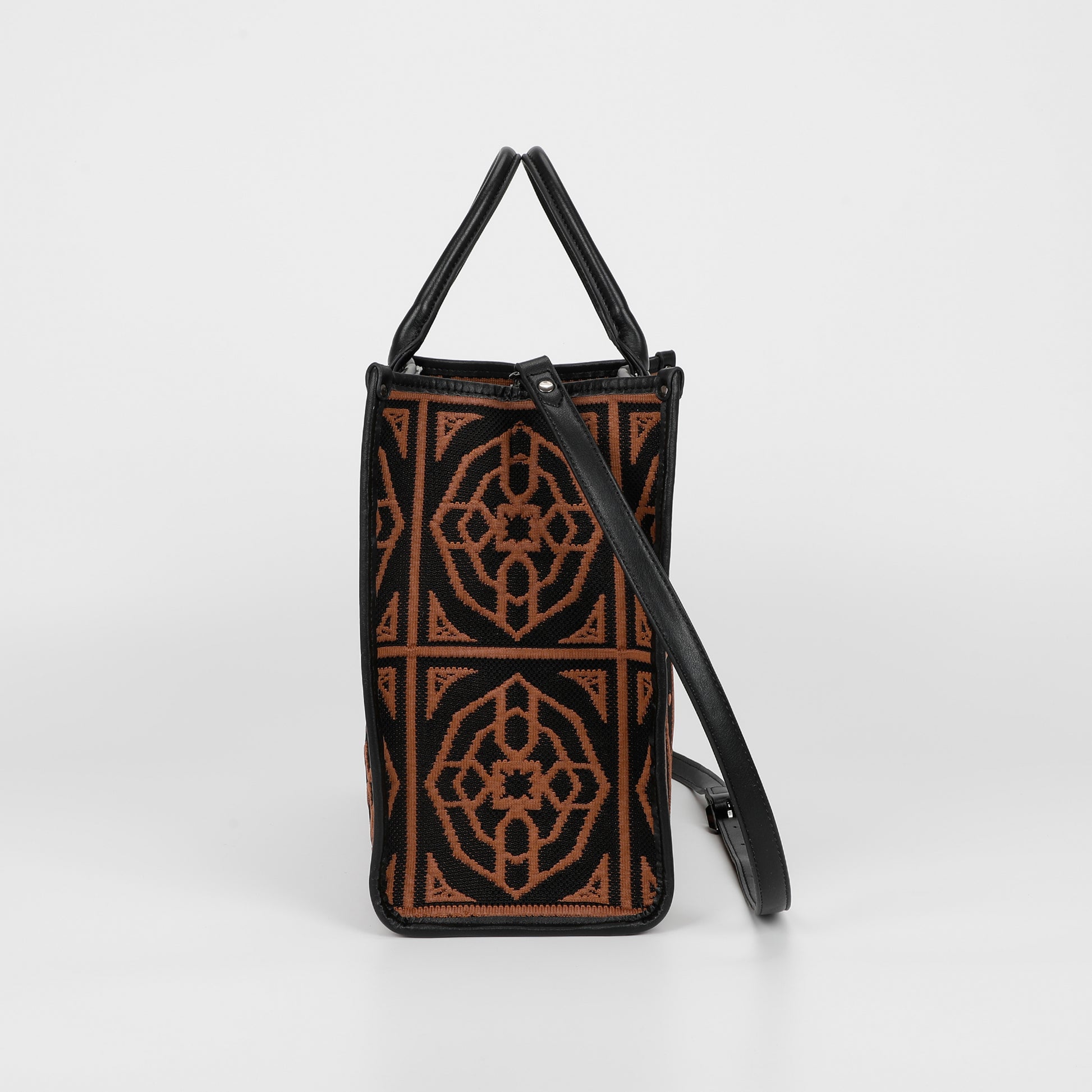 BORSA TOTE GRANDE CON DISEGNO RICAMATO