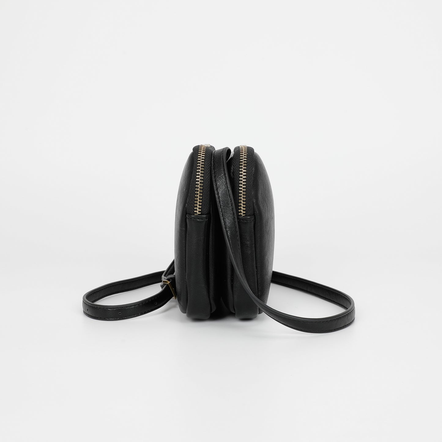 BORSA A TRACOLLA CON ACCESSORI IN OTTONE