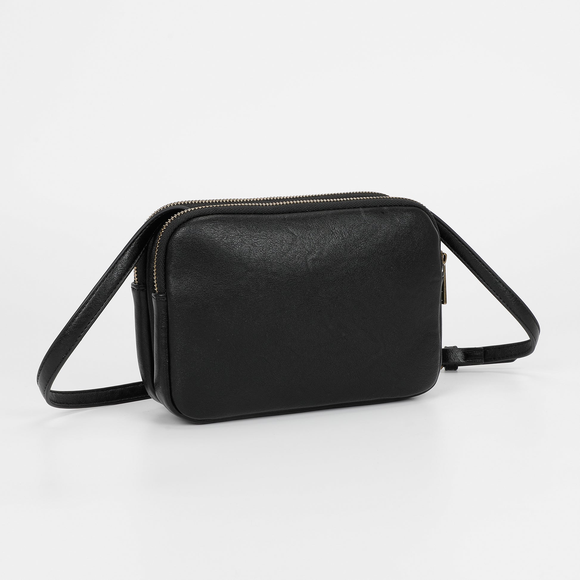 BORSA A TRACOLLA CON ACCESSORI IN OTTONE