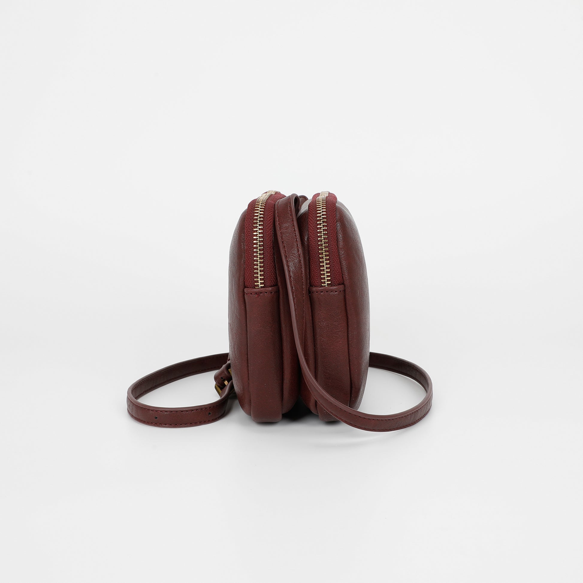 BORSA A TRACOLLA CON ACCESSORI IN OTTONE