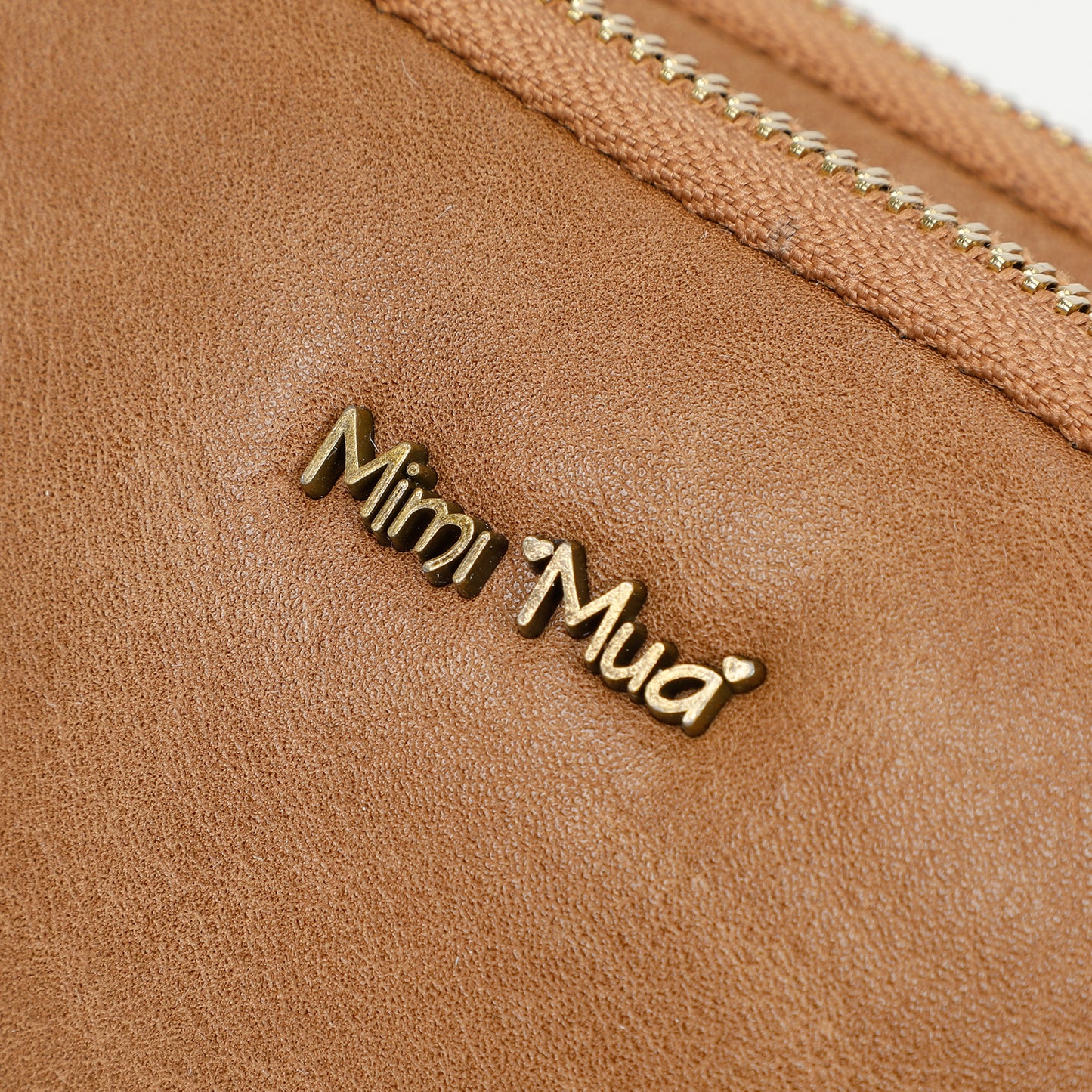 BORSA A TRACOLLA CON ACCESSORI IN OTTONE