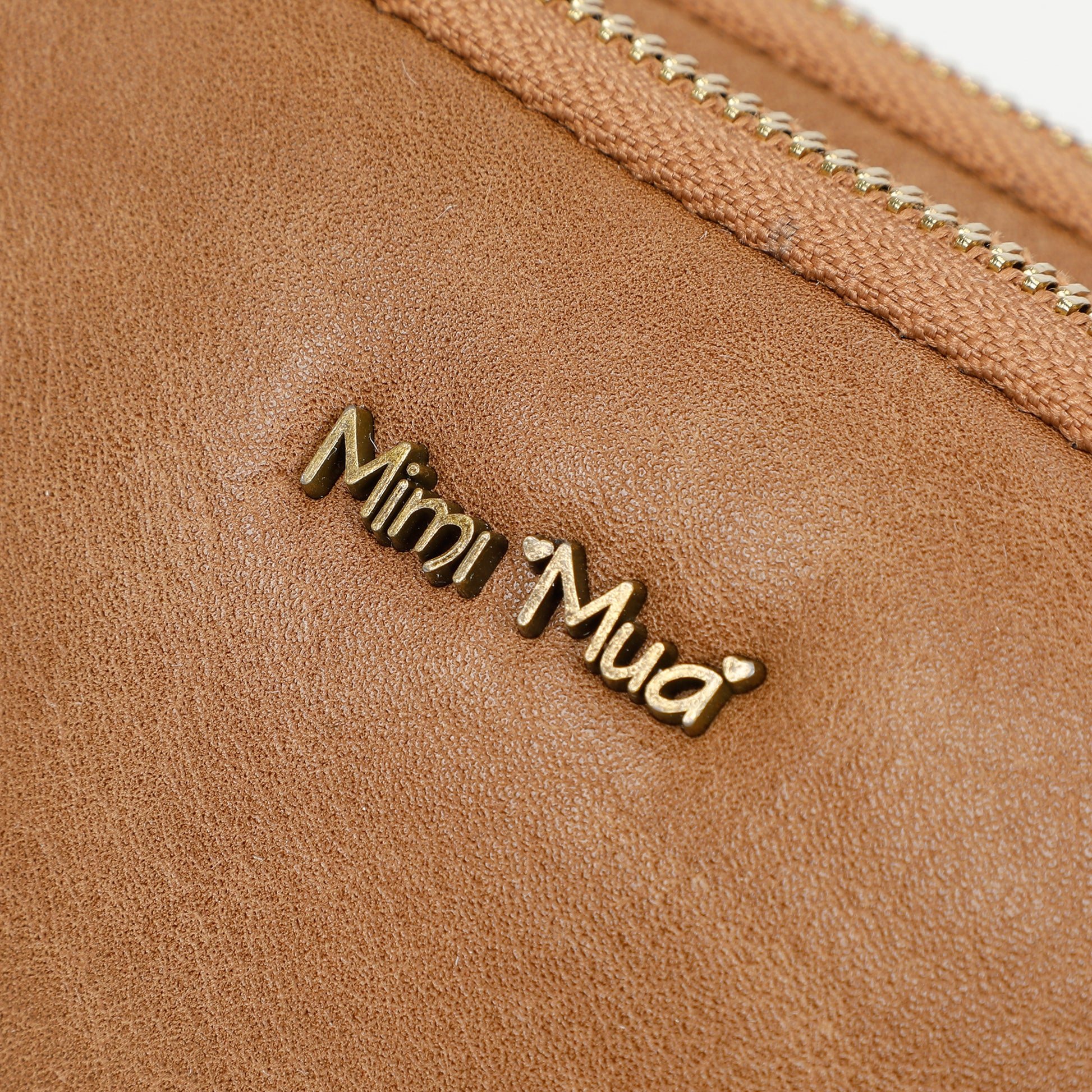 BORSA A TRACOLLA CON ACCESSORI IN OTTONE