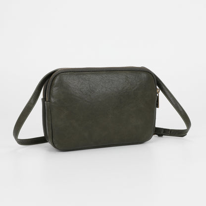 BORSA A TRACOLLA CON ACCESSORI IN OTTONE