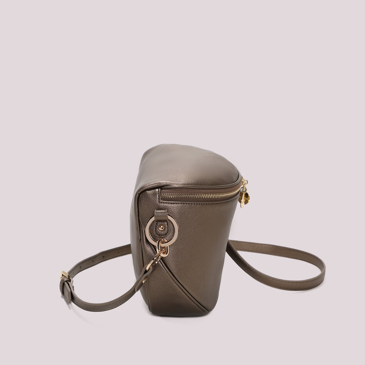 BORSA MARSUPIO CON DETTAGLIO ANELLI AI MANICI