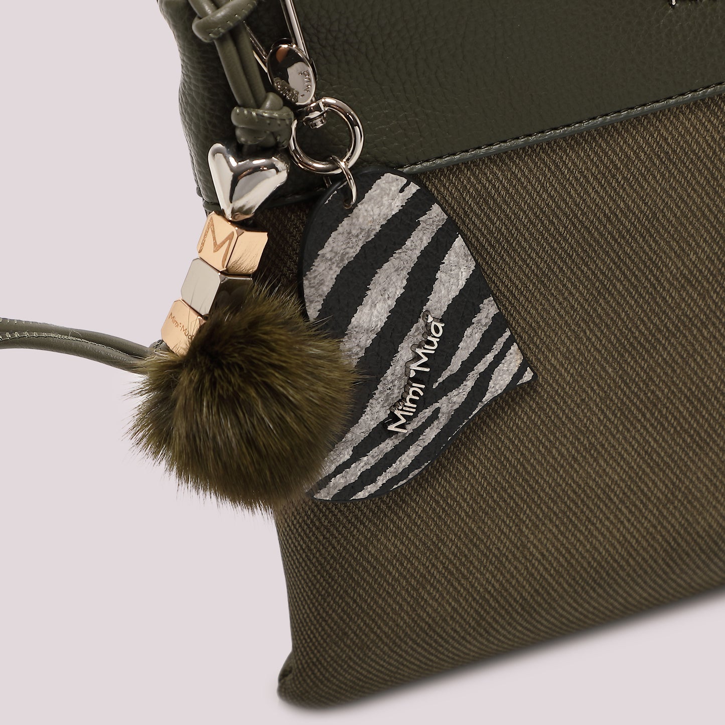 BORSA A BUSTA CON CHARM E CUORE