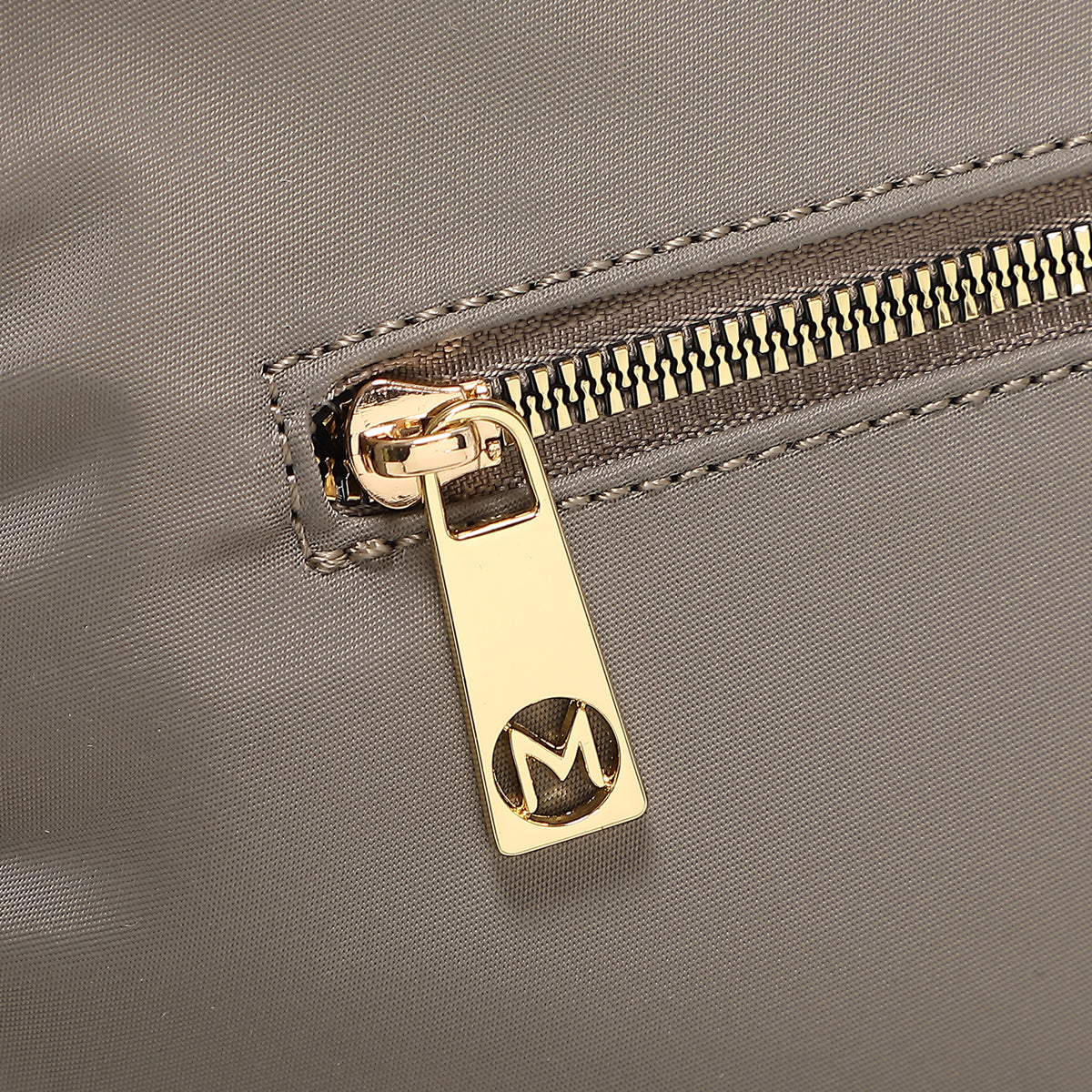 BORSA A TRACOLLA IN NYLON