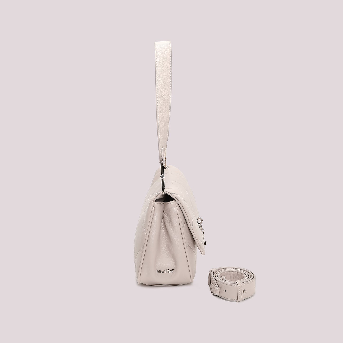 BORSA A SPALLA TRAPUNTATA CON PATTA