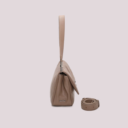 BORSA A SPALLA TRAPUNTATA CON PATTA
