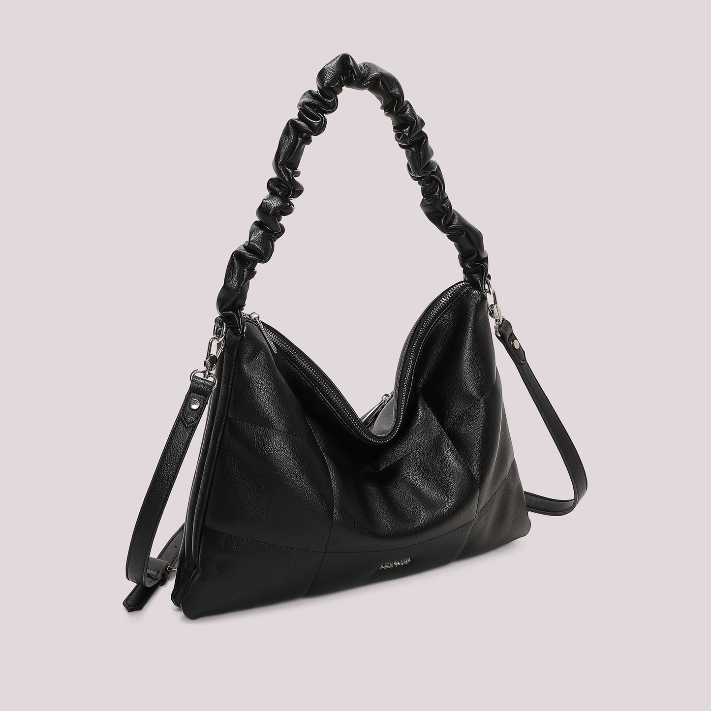 BORSA A SPALLA TRAPUNTATA