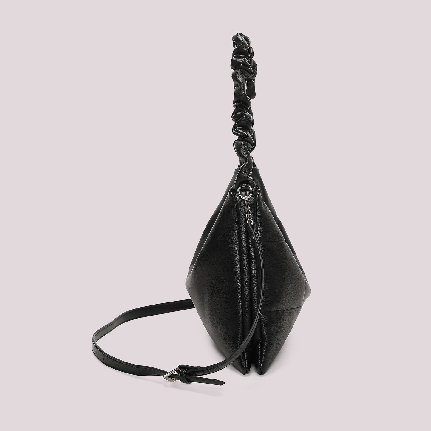 BORSA A SPALLA TRAPUNTATA