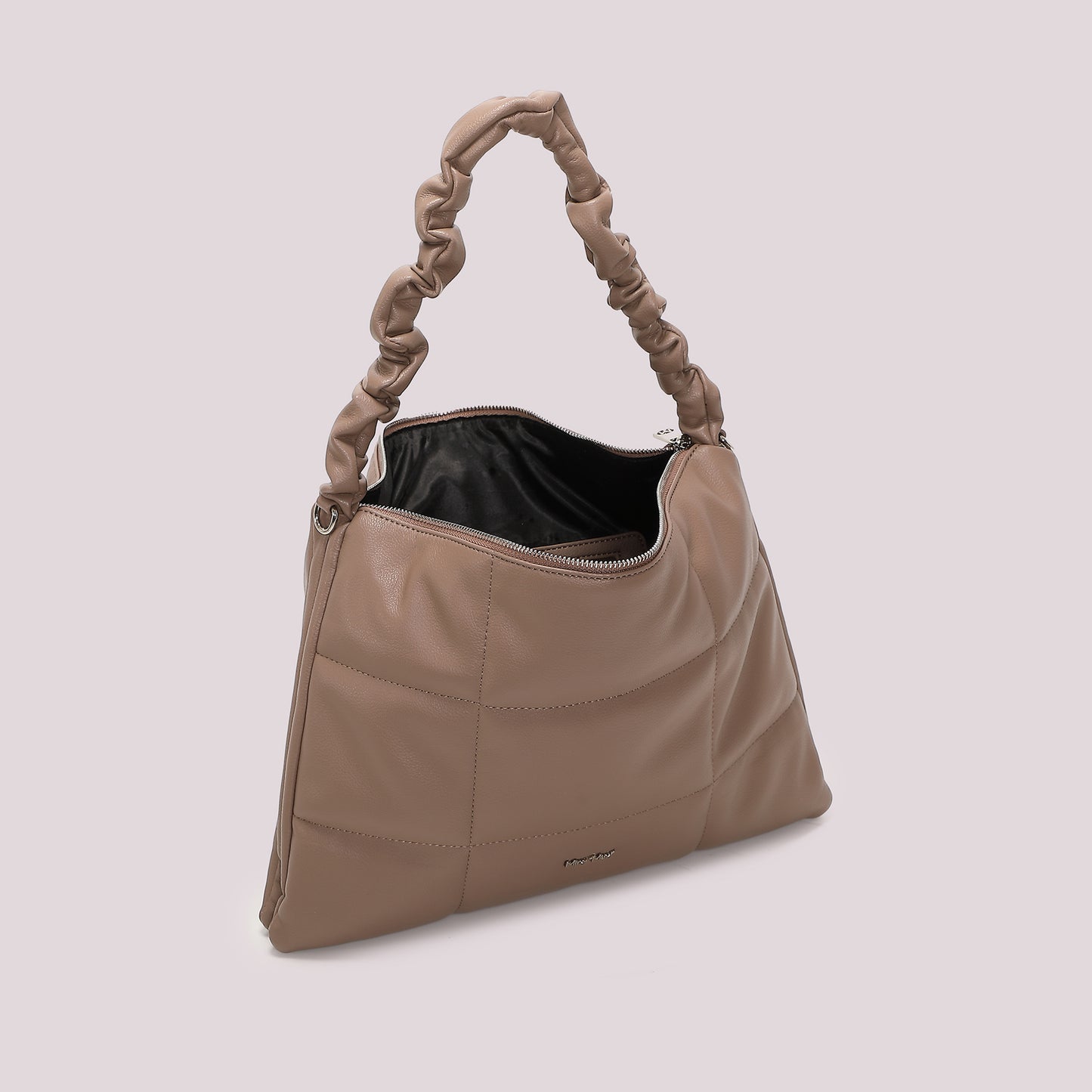BORSA A SPALLA TRAPUNTATA