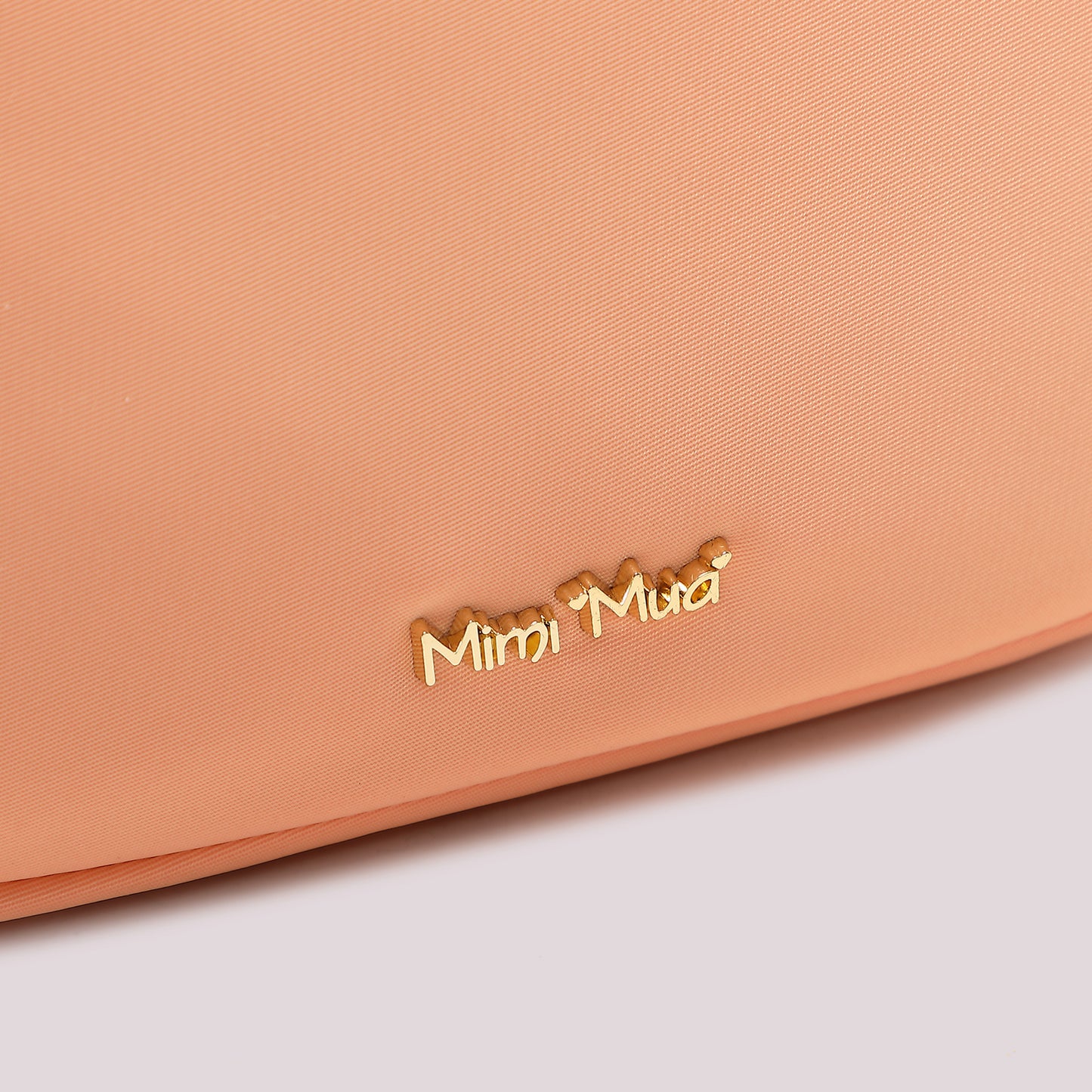 BUSTA MULTIUSO CON  TRACOLLINA IN NYLON E PU