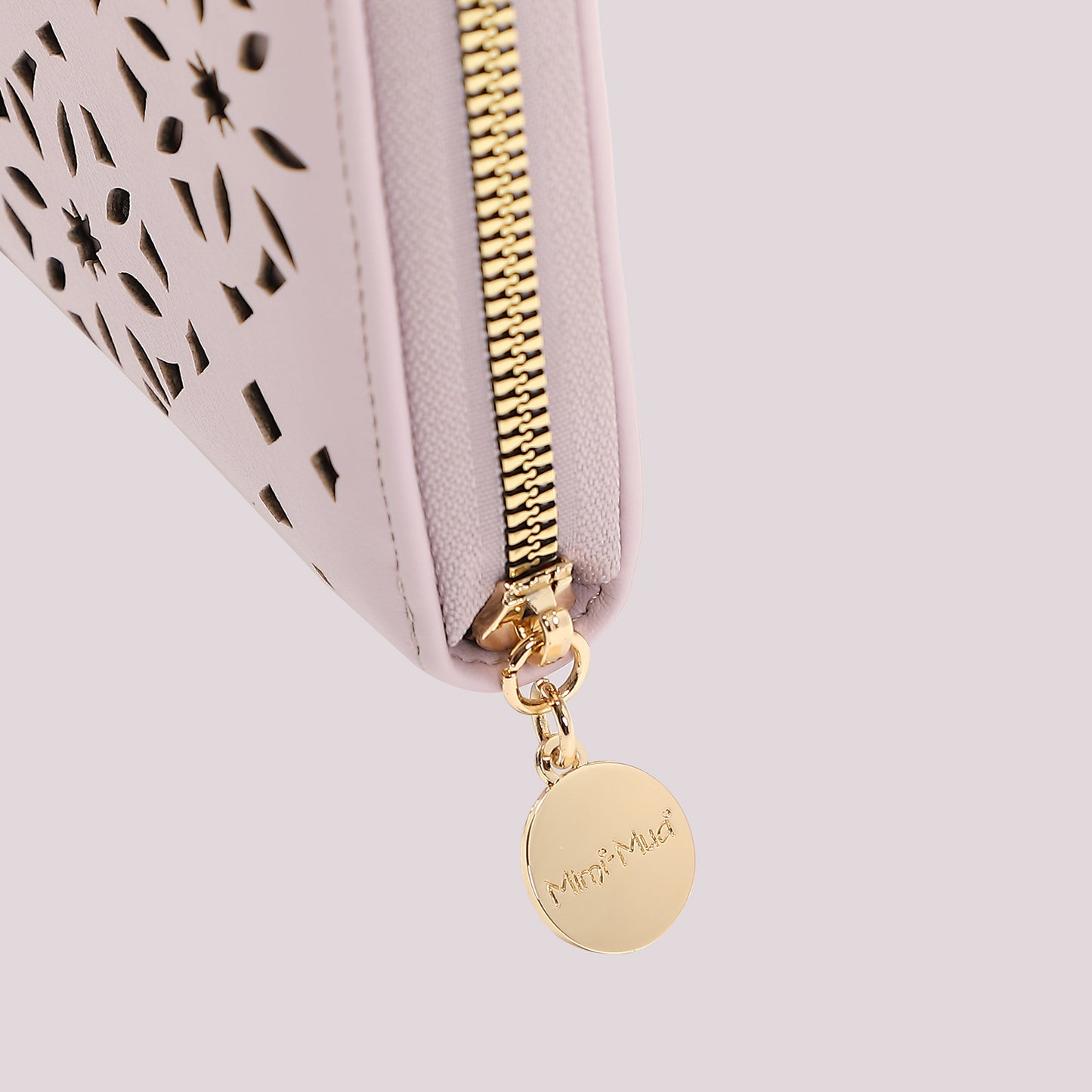 PORTAFOGLIO GRANDE CON MOTIVO TRAFORATO