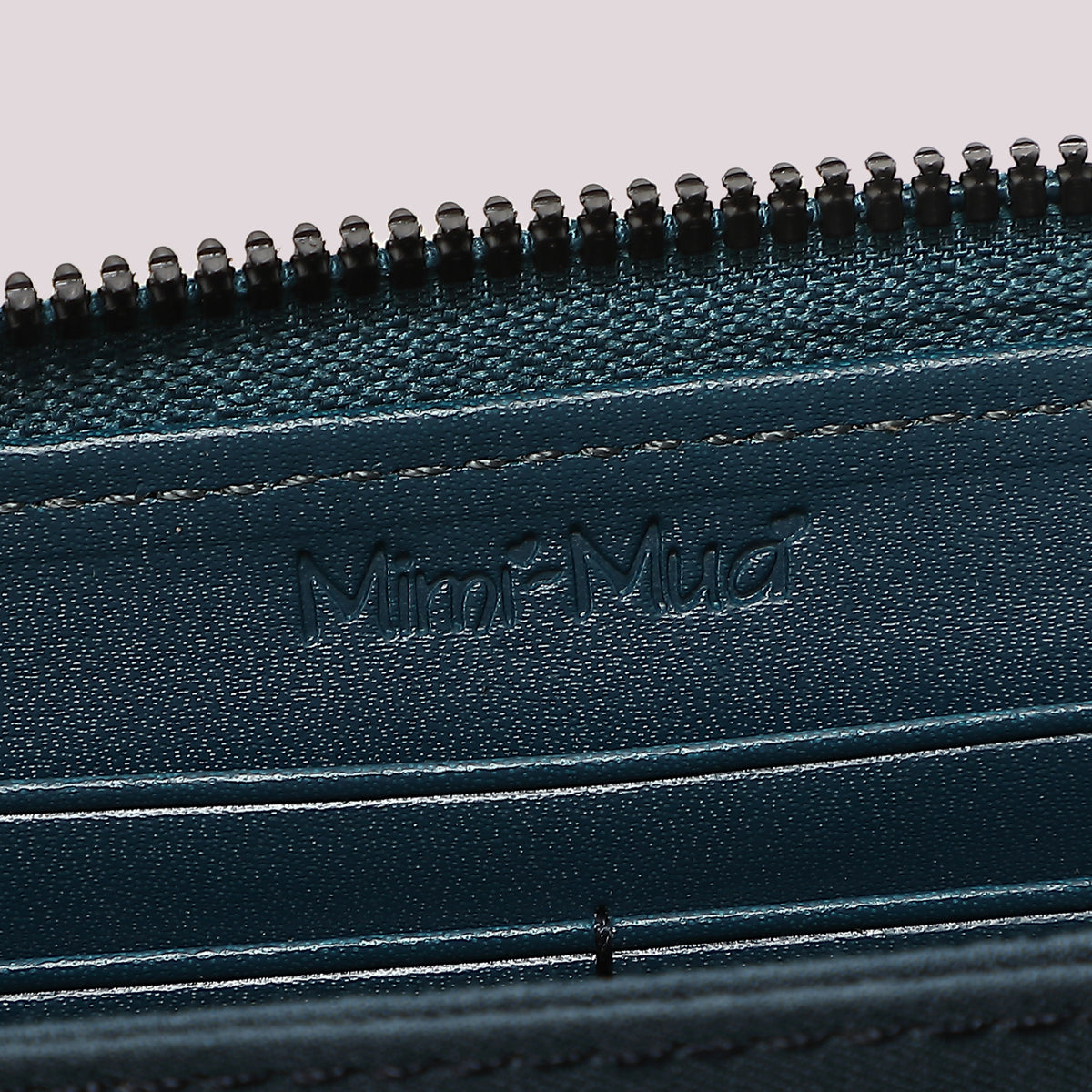 PORTAFOGLIO GRANDE BASIC CON TIRA ZIP LOGATO