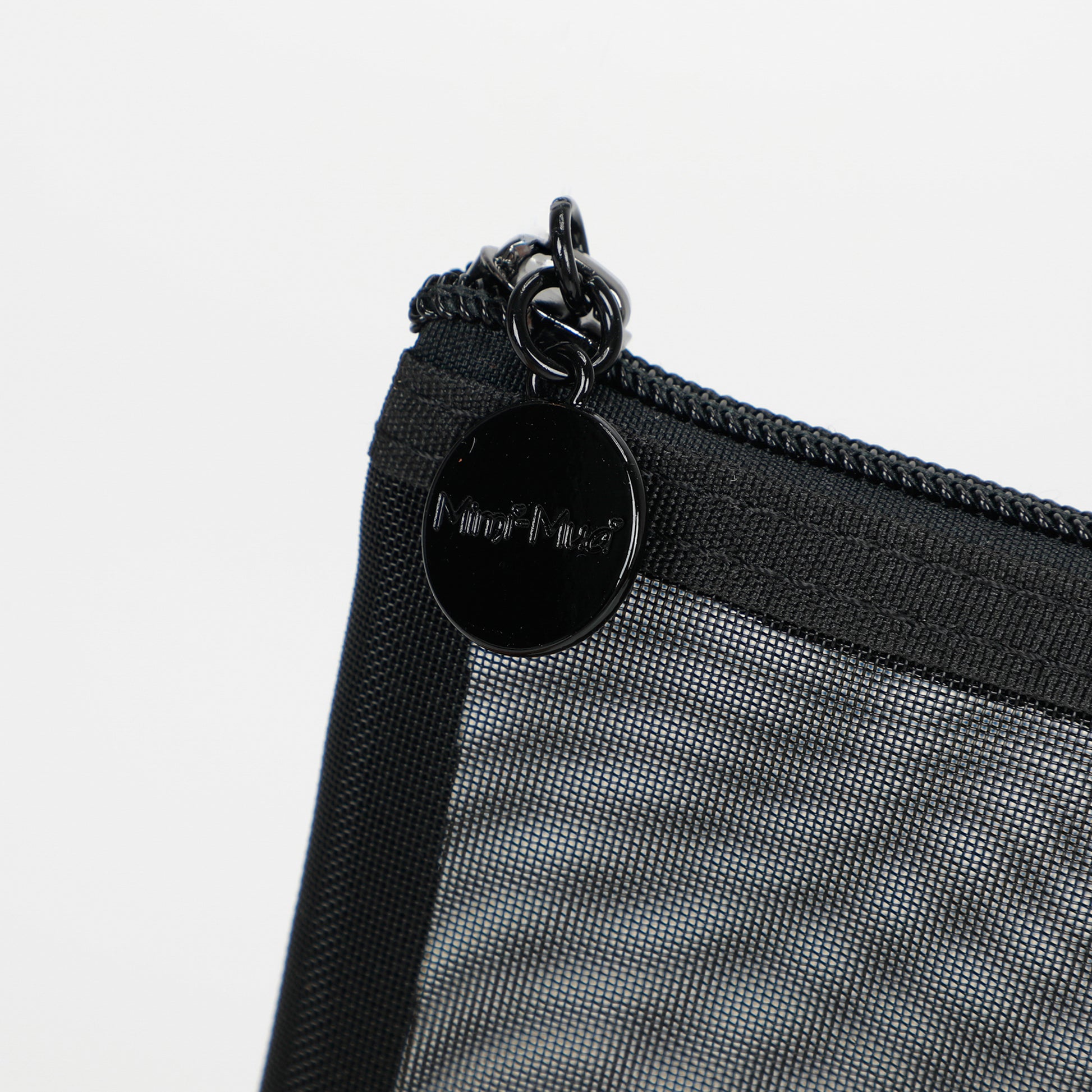 BEAUTY CASE BUSTINA IN RETE