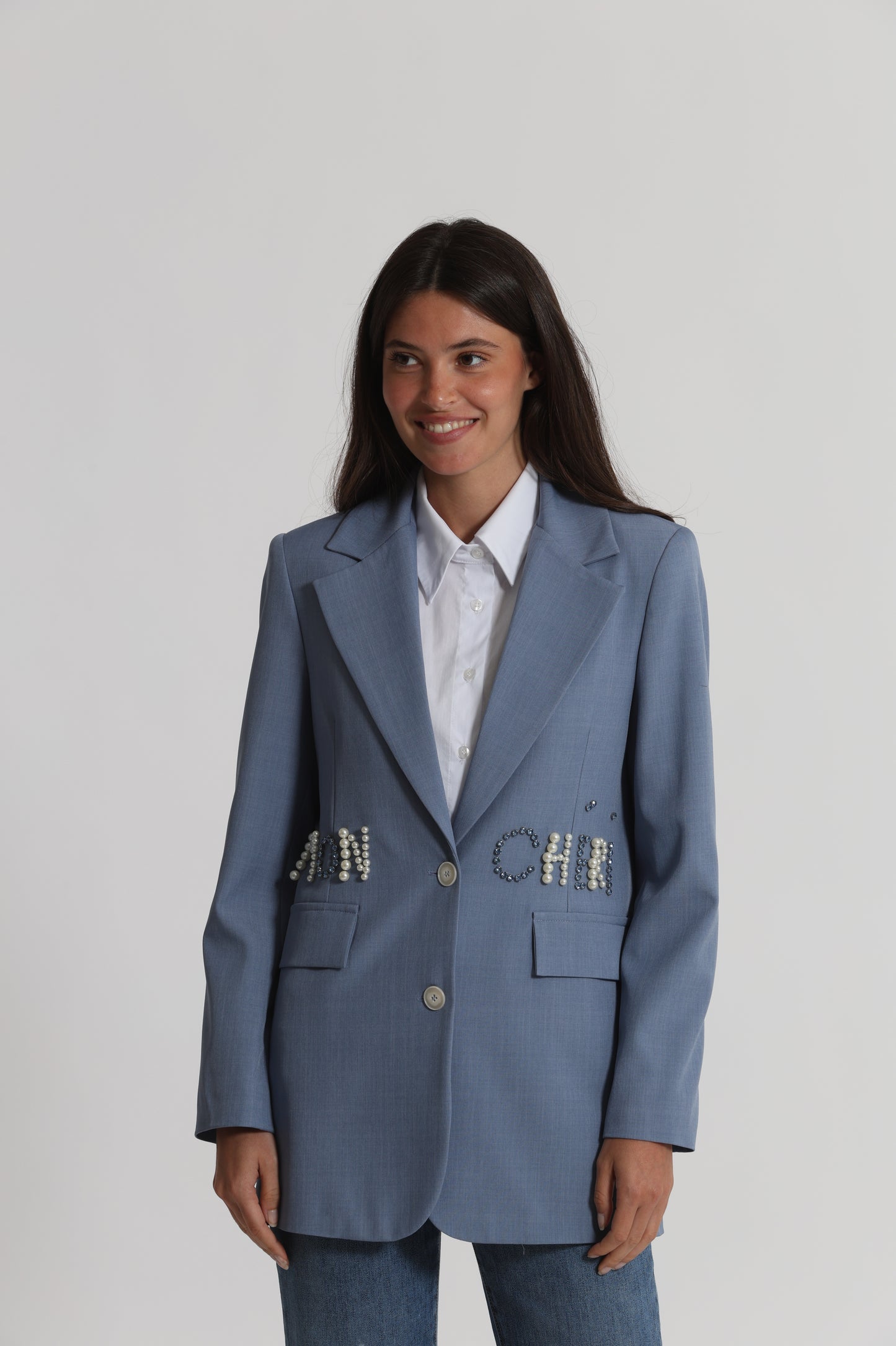 GIACCA CON DETTAGLIO SCRITTA FRONTALE