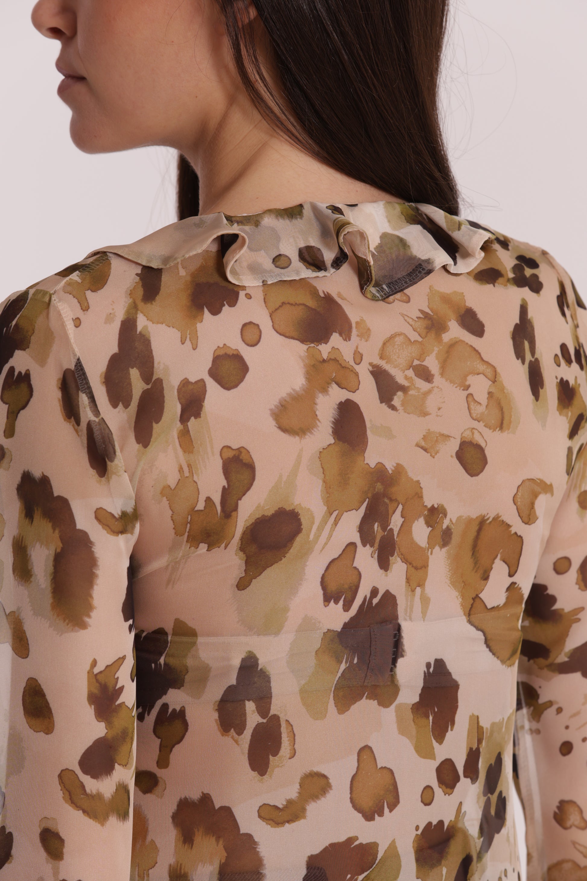 BLUSA CON ROUCHES FANTASIA LEO