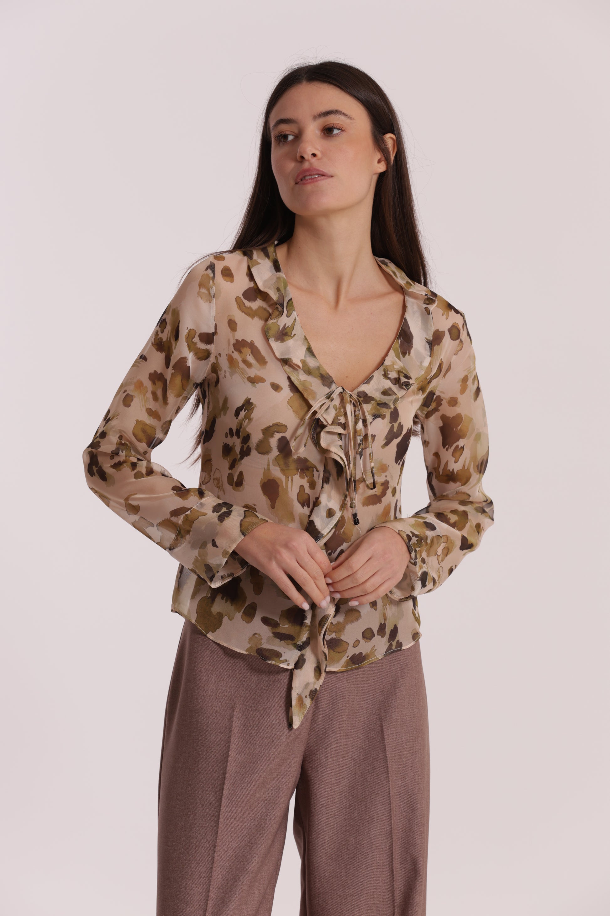 BLUSA CON ROUCHES FANTASIA LEO