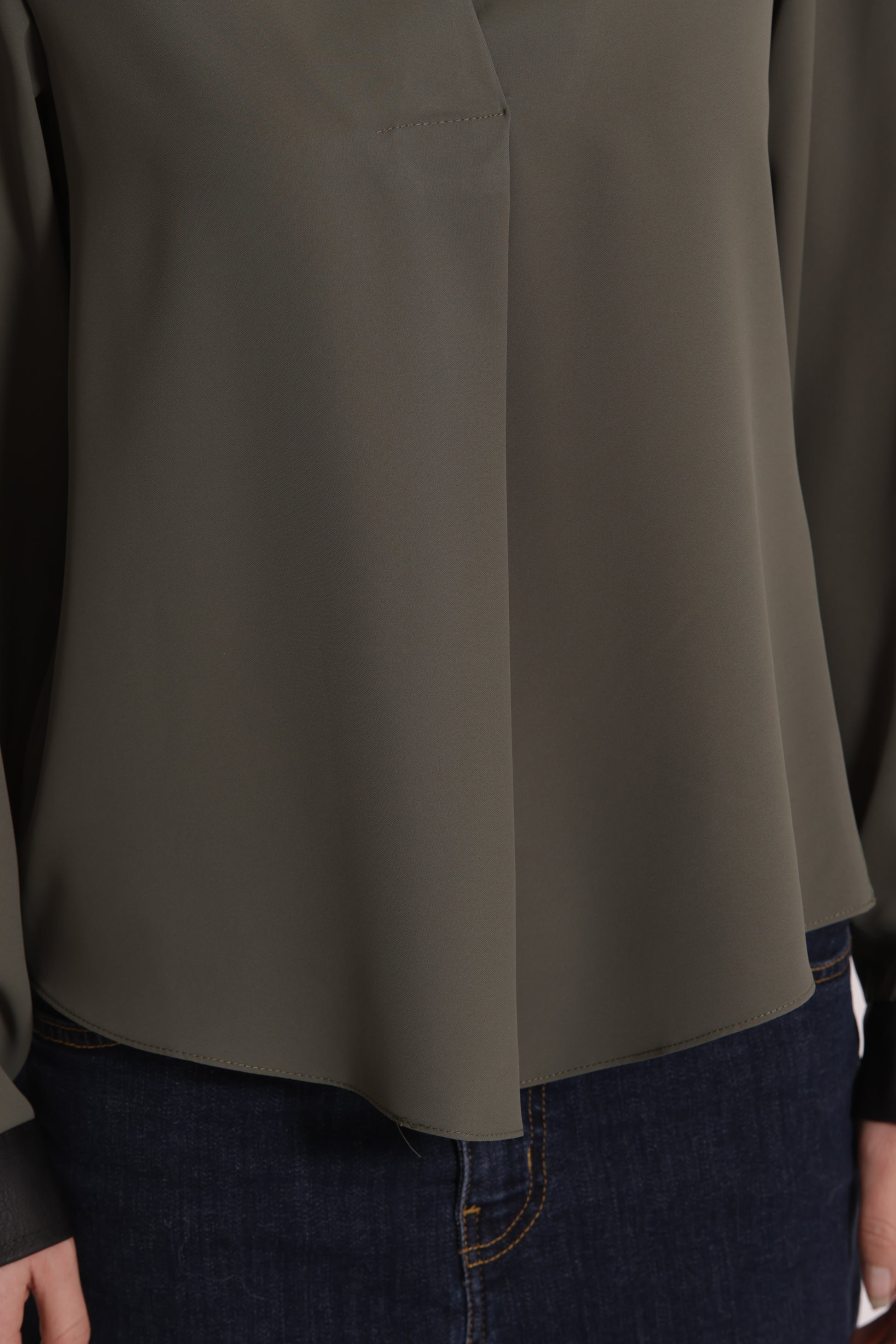 BLUSA CON COLLETTO DETTAGLI IN SIMIL PELLE