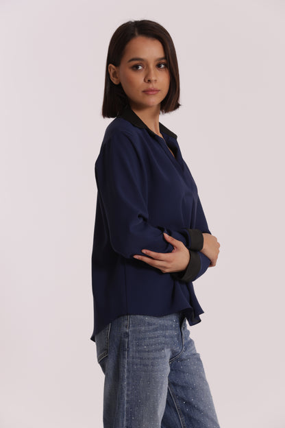 BLUSA CON COLLETTO DETTAGLI IN SIMIL PELLE