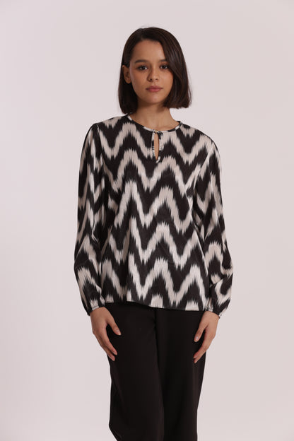 BLUSA CON BOTTONCINO FANTASIA CHEVRON