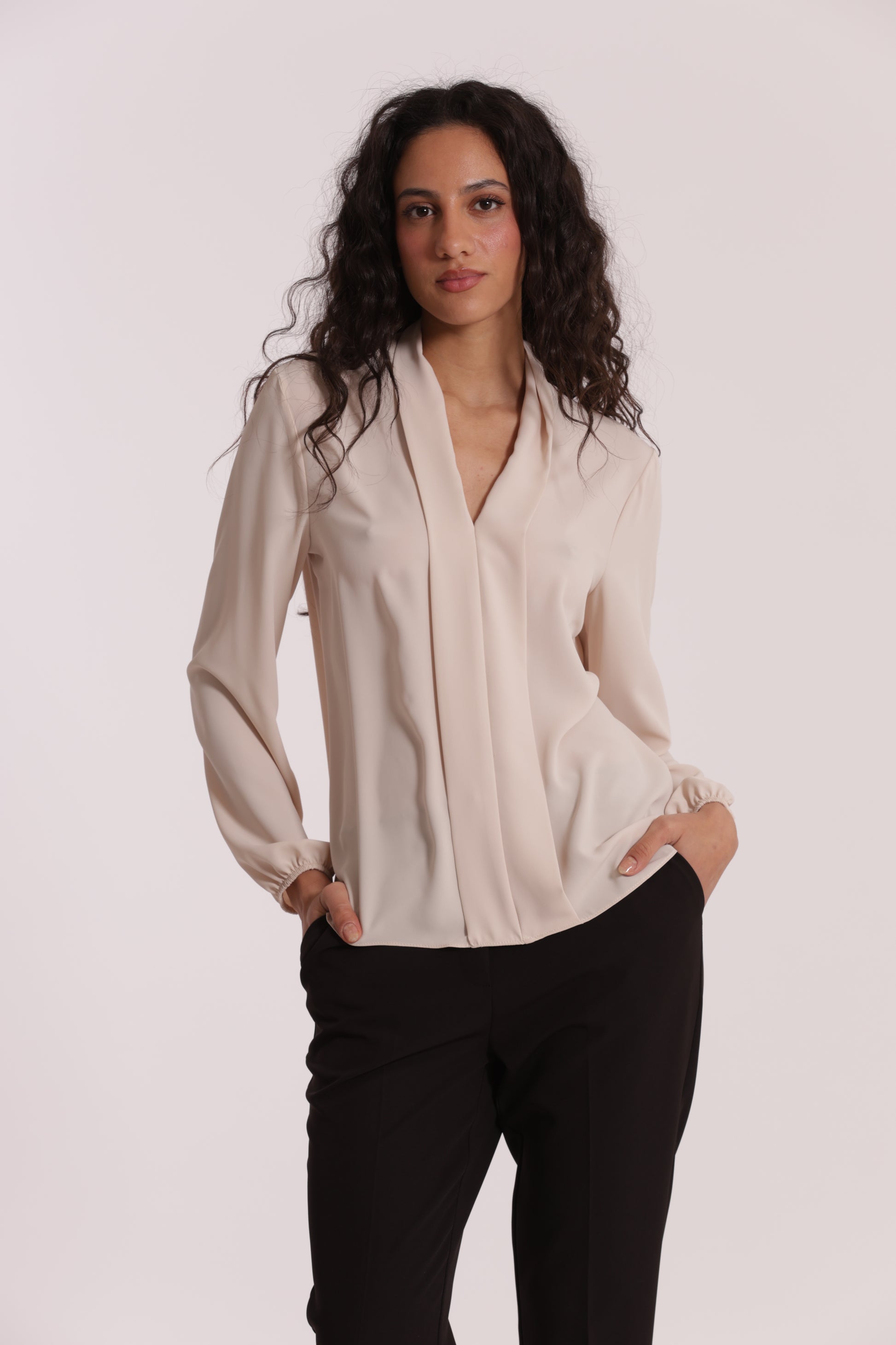 BLUSA CON PIEGHE IN SOLTON