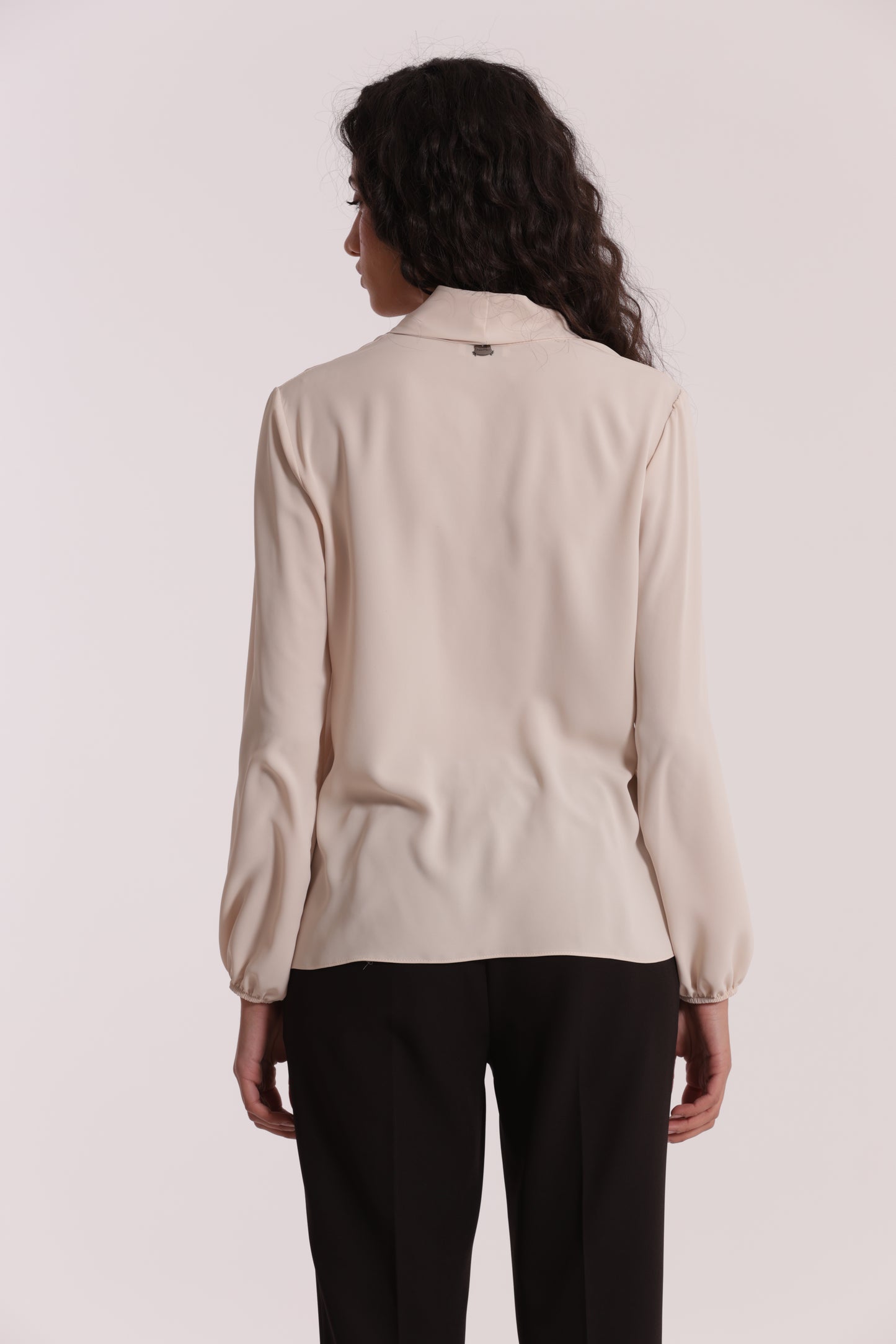 BLUSA CON PIEGHE IN SOLTON