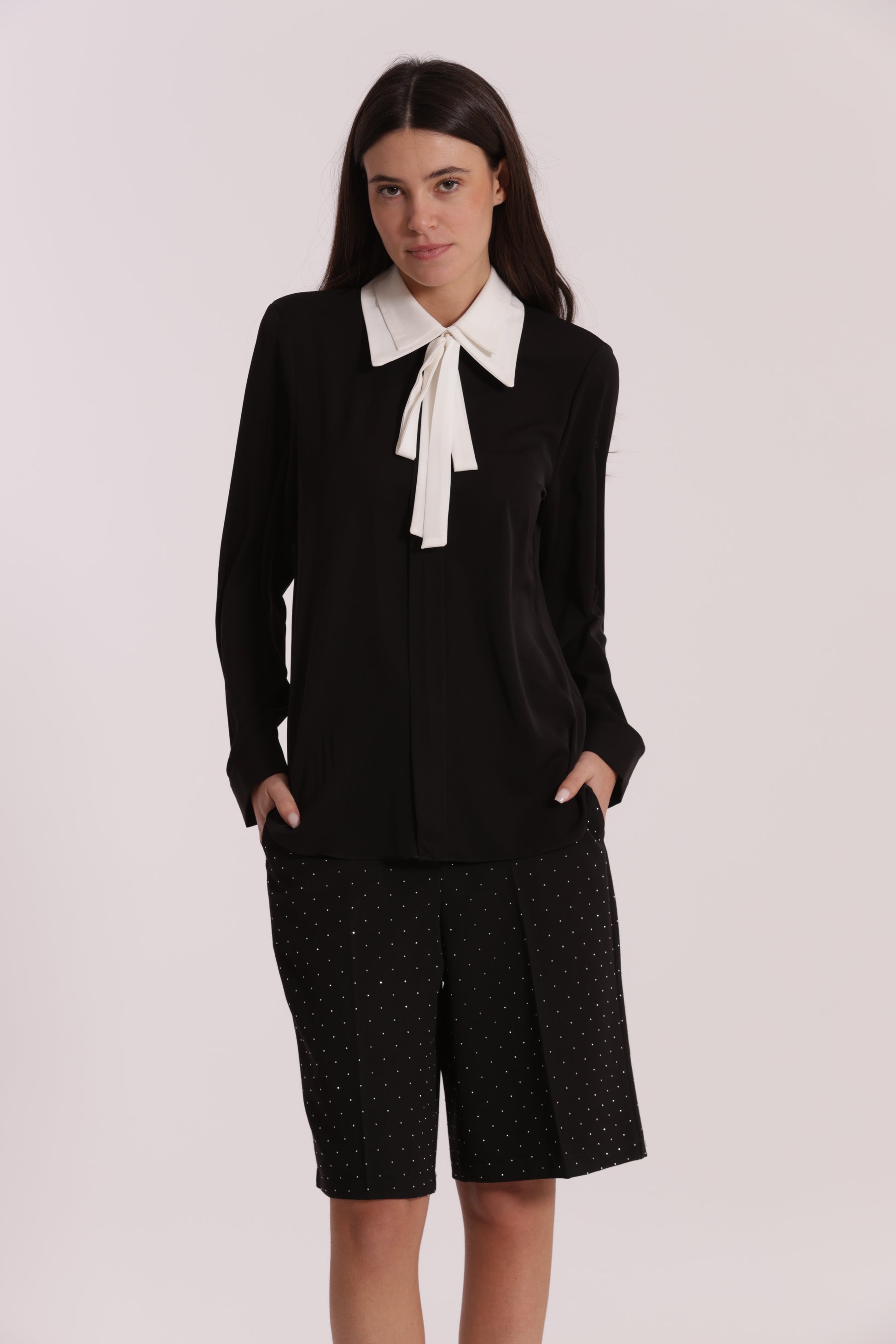 BLUSA CON COLLETTO E FIOCCO