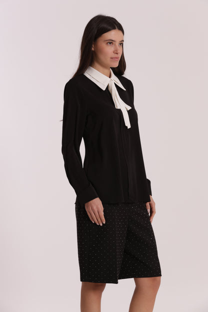 BLUSA CON COLLETTO E FIOCCO