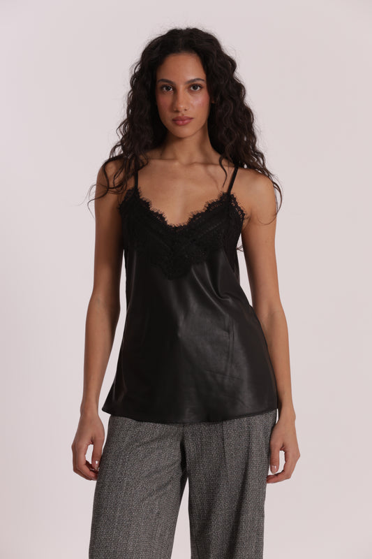 TOP IN SIMIL PELLE E DETTAGLIO IN PIZZO