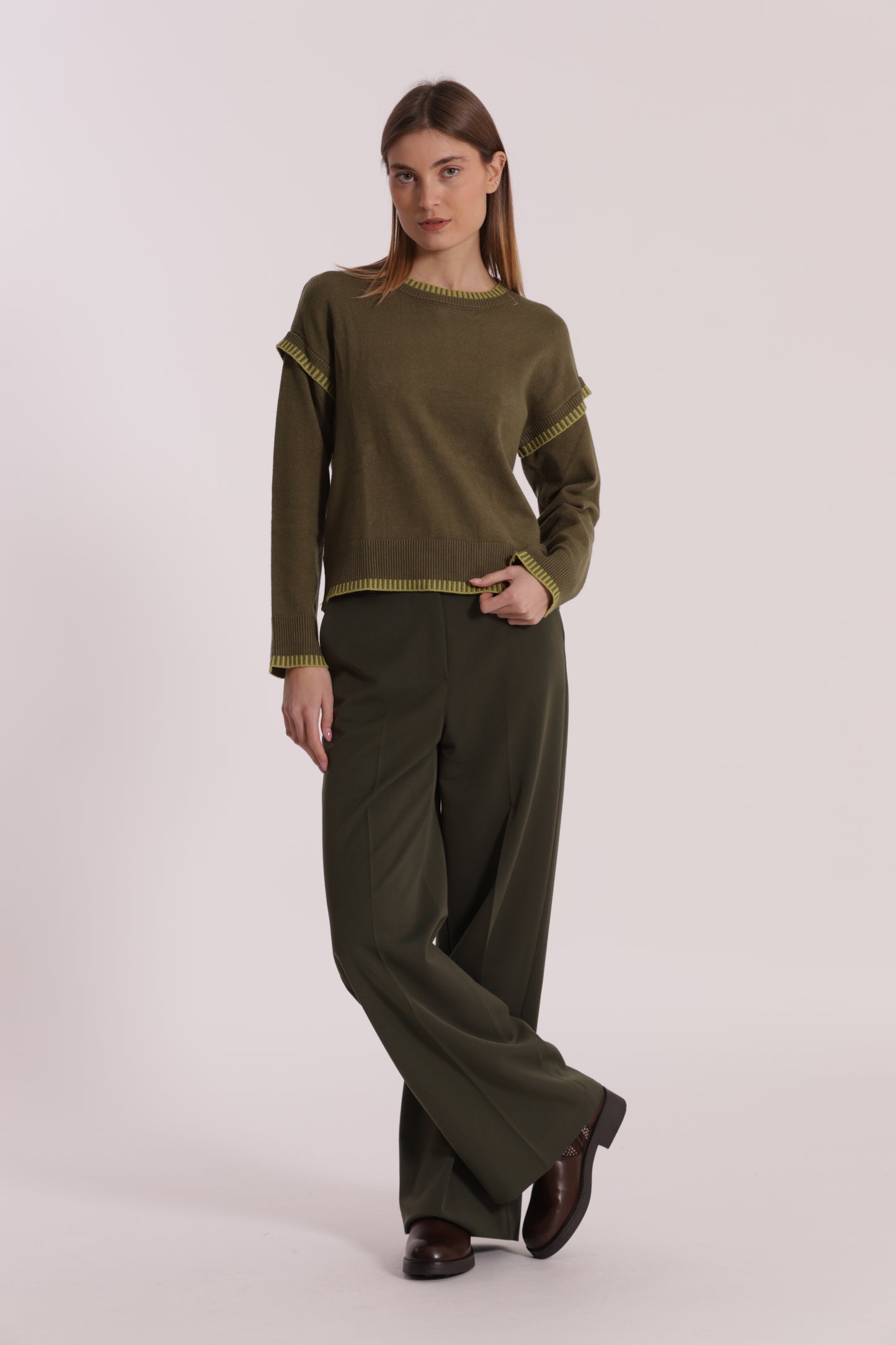 PANTALONE PALAZZO CON ELASTICO DIETRO IN POLYVISCOSA