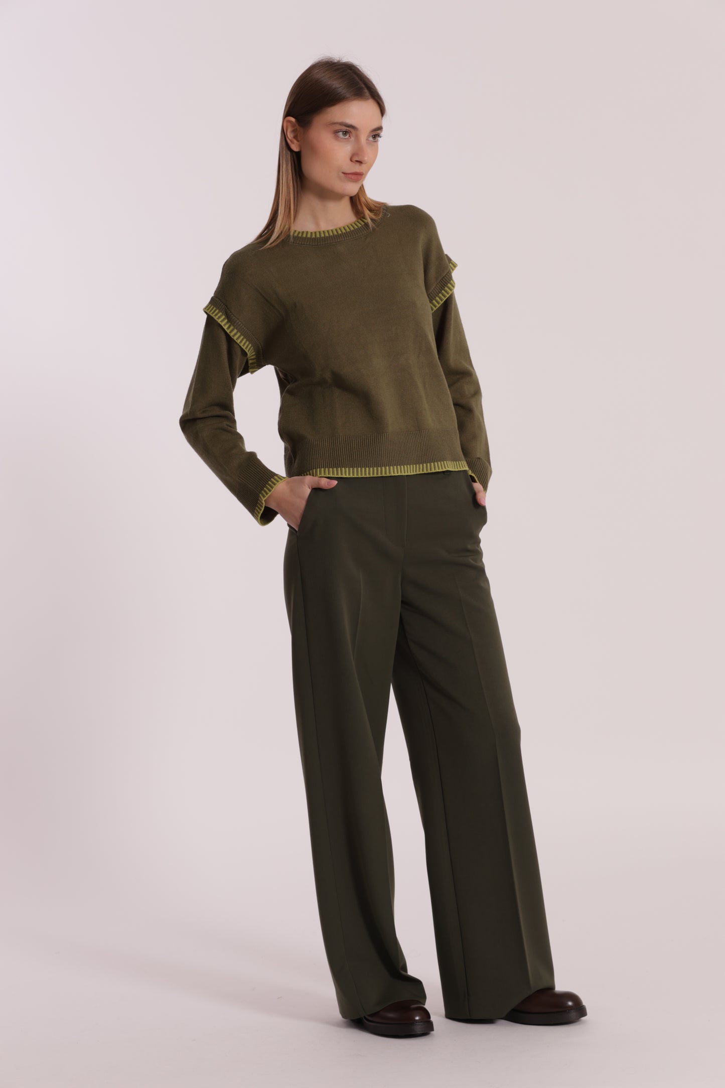 PANTALONE PALAZZO CON ELASTICO DIETRO IN POLYVISCOSA