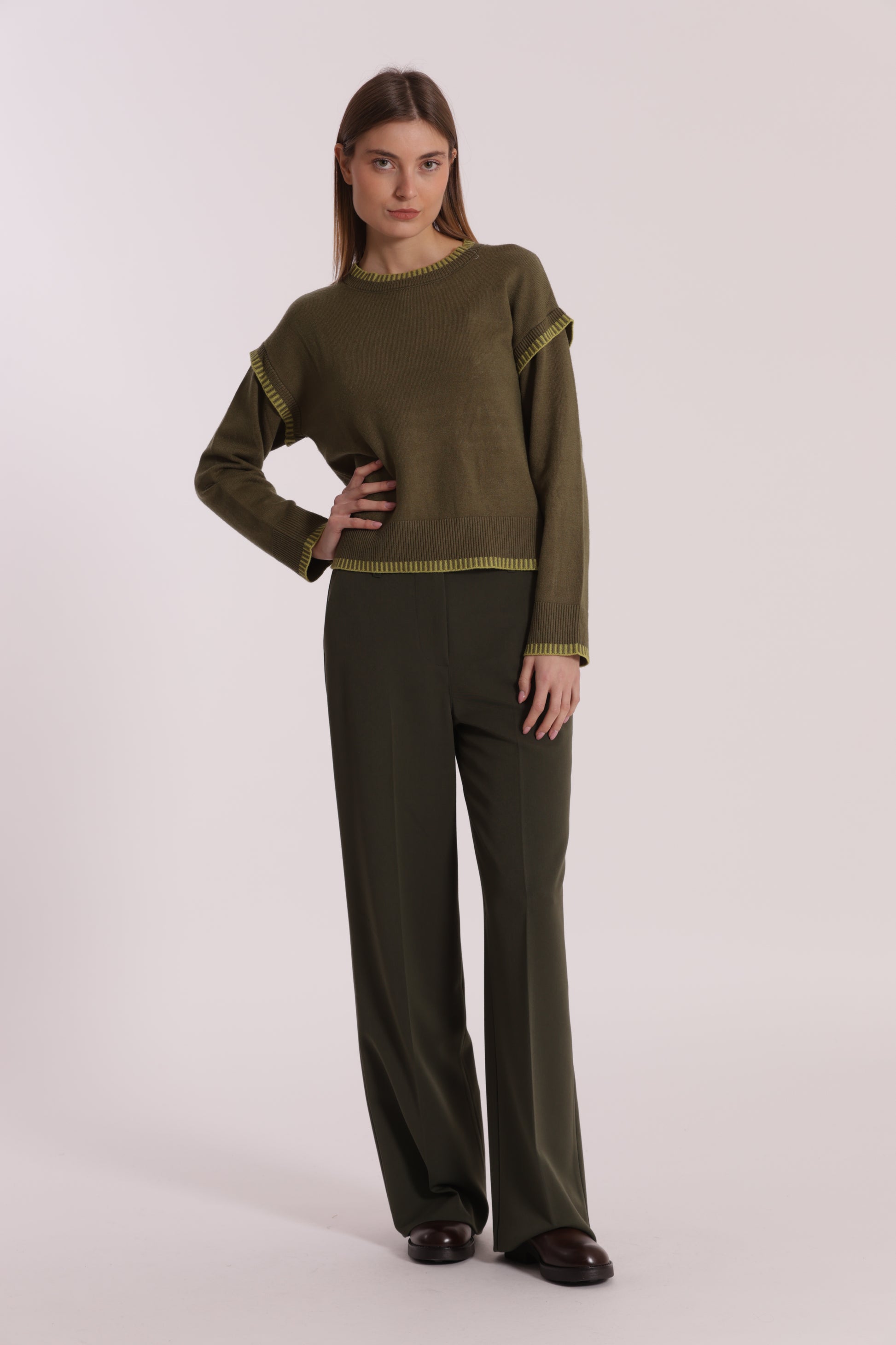 PANTALONE PALAZZO CON ELASTICO DIETRO IN POLYVISCOSA