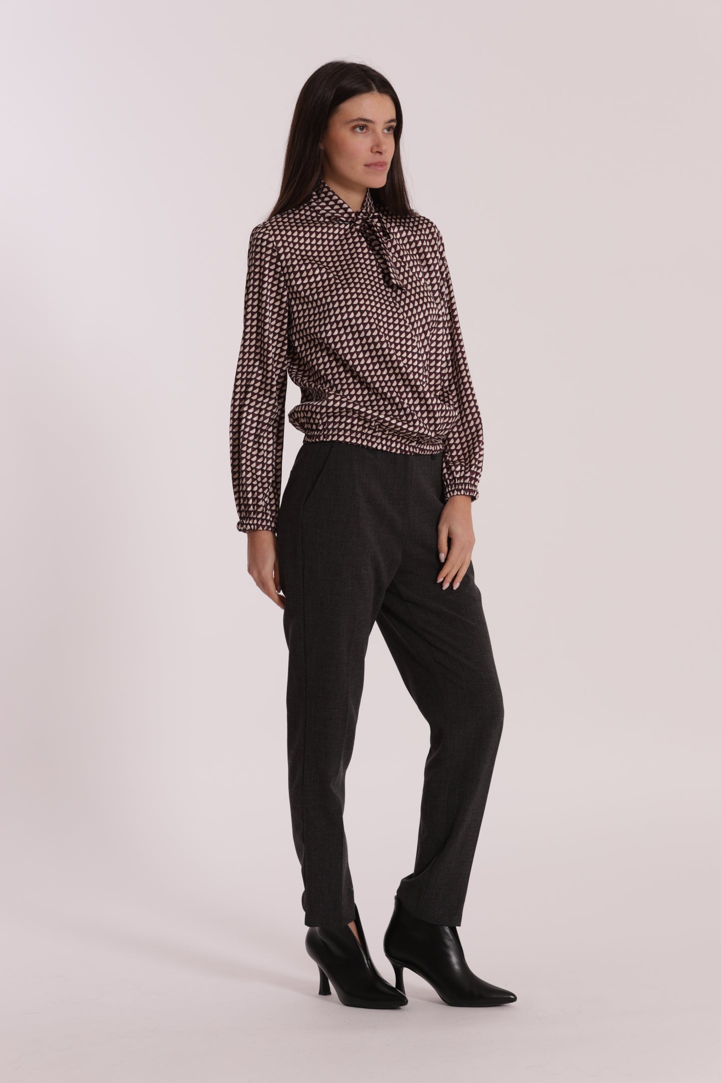 PANTALONE SIGARETTA ELASTICO DIETRO IN TESSUTO FIAMMATO