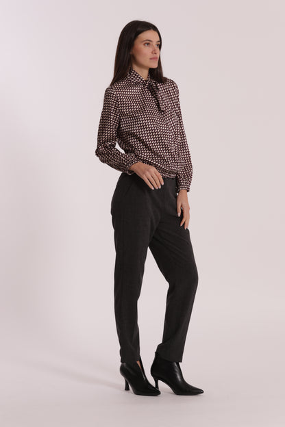PANTALONE SIGARETTA ELASTICO DIETRO IN TESSUTO FIAMMATO
