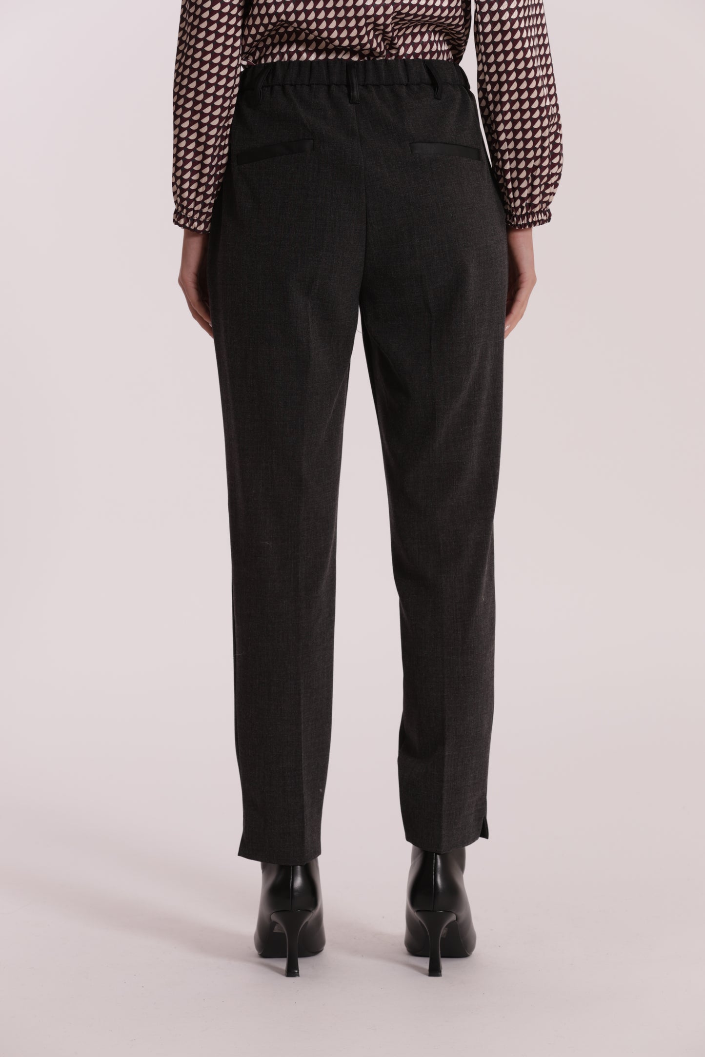 PANTALONE SIGARETTA ELASTICO DIETRO IN TESSUTO FIAMMATO