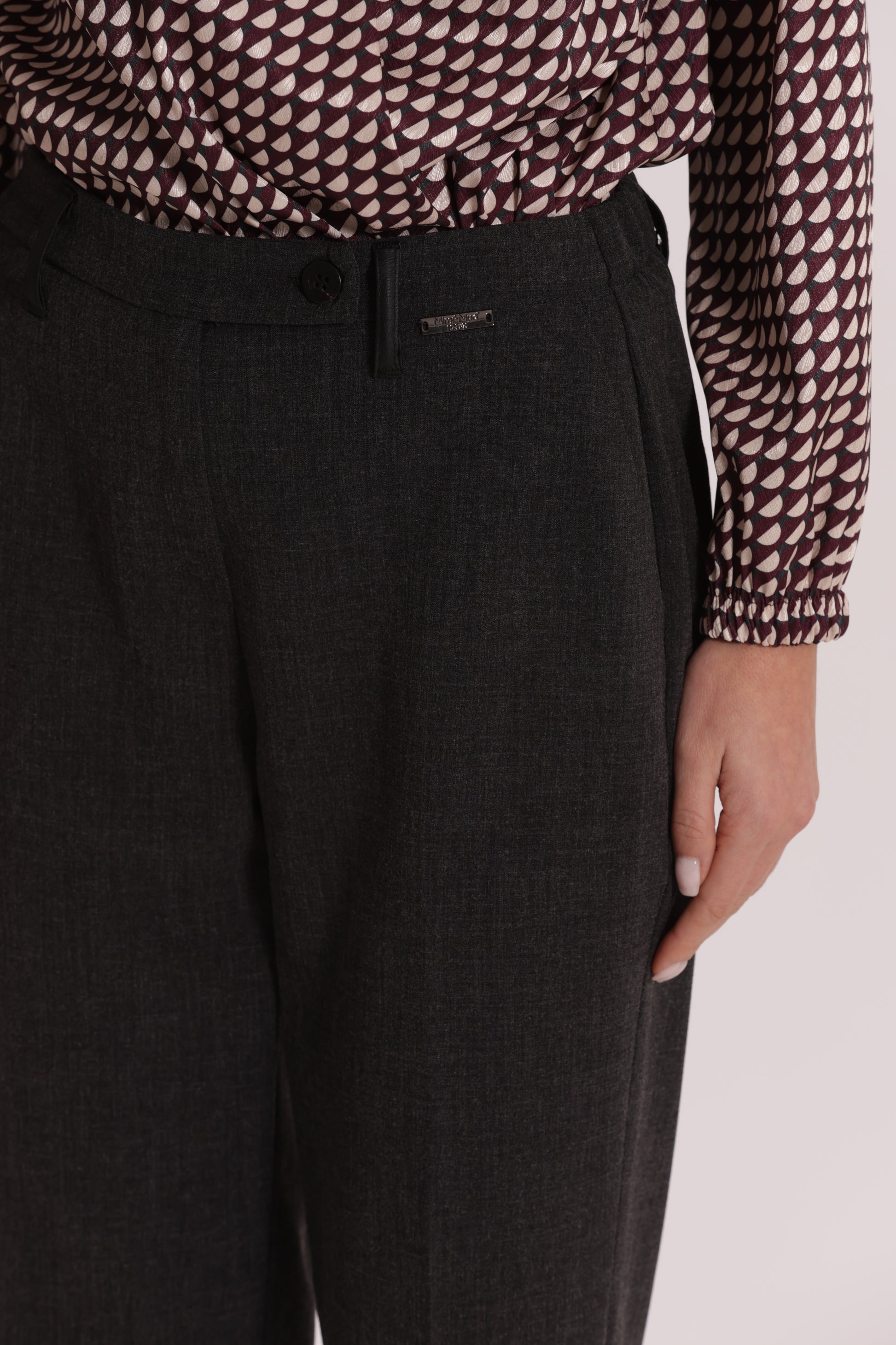 PANTALONE SIGARETTA ELASTICO DIETRO IN TESSUTO FIAMMATO