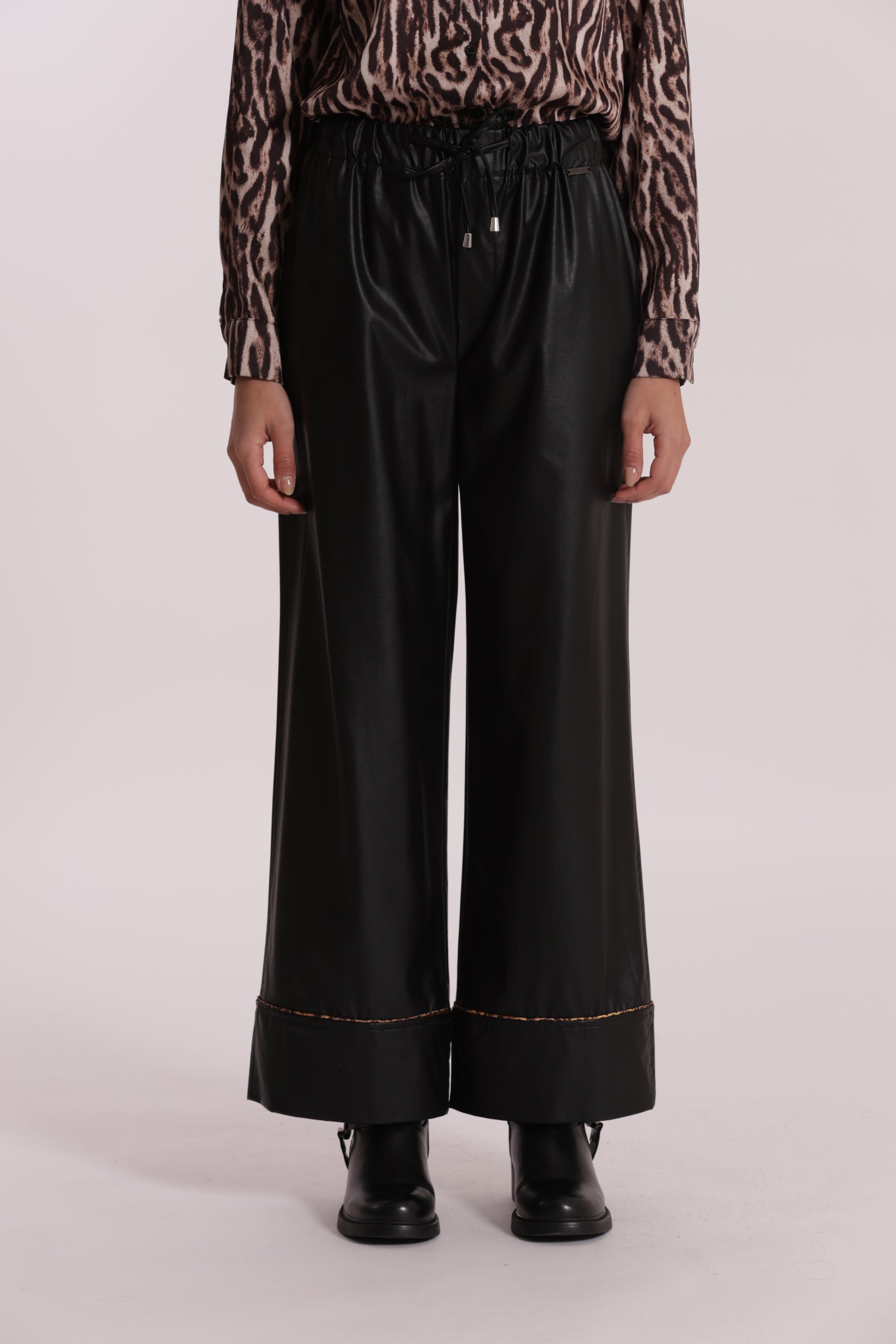 PANTALONE PALAZZO IN SIMIL PELLE CON DETTAGLIO ANIMALIER