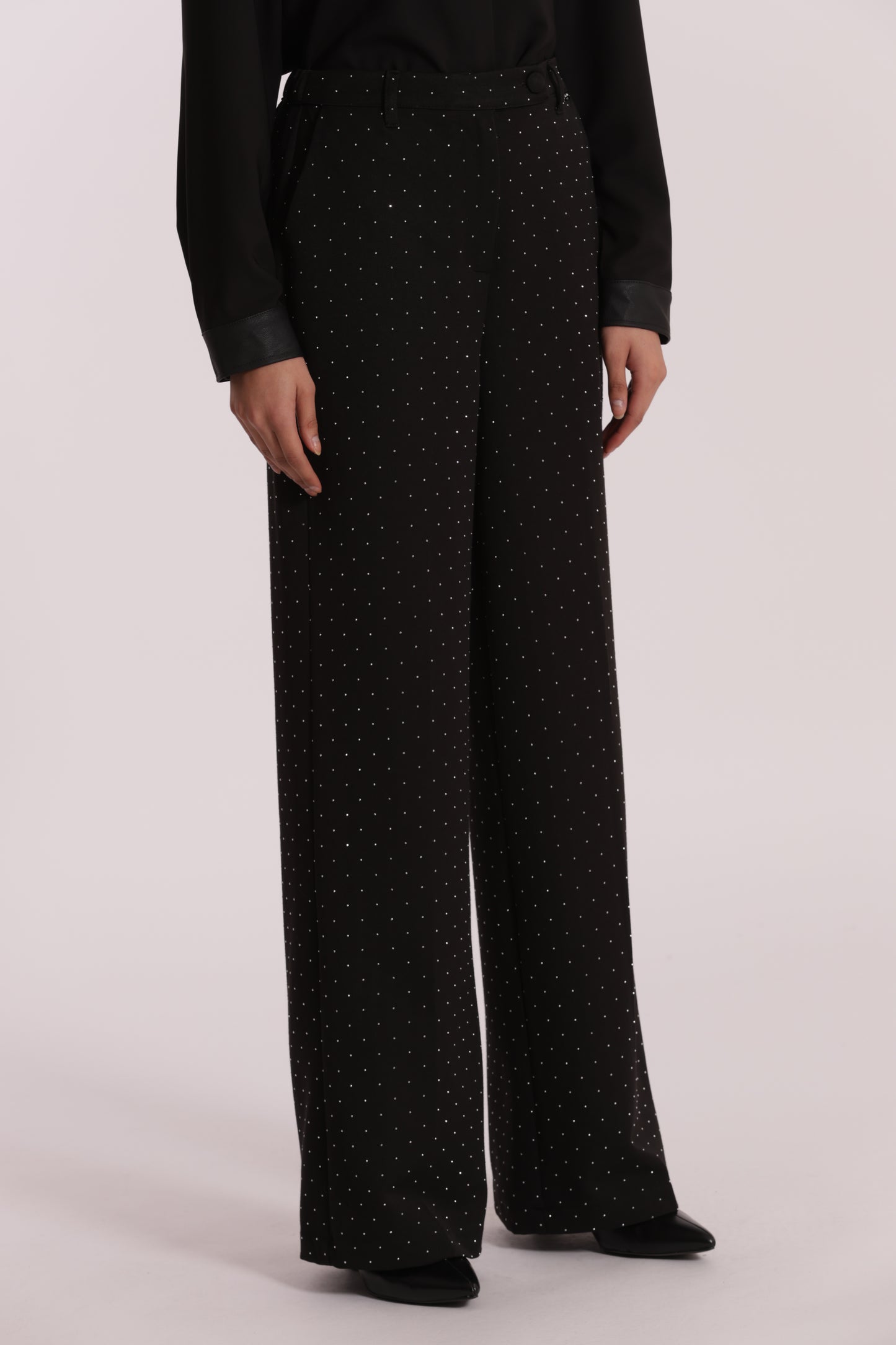 PANTALONE PALAZZO CON APPLICAZIONE DI STRASS