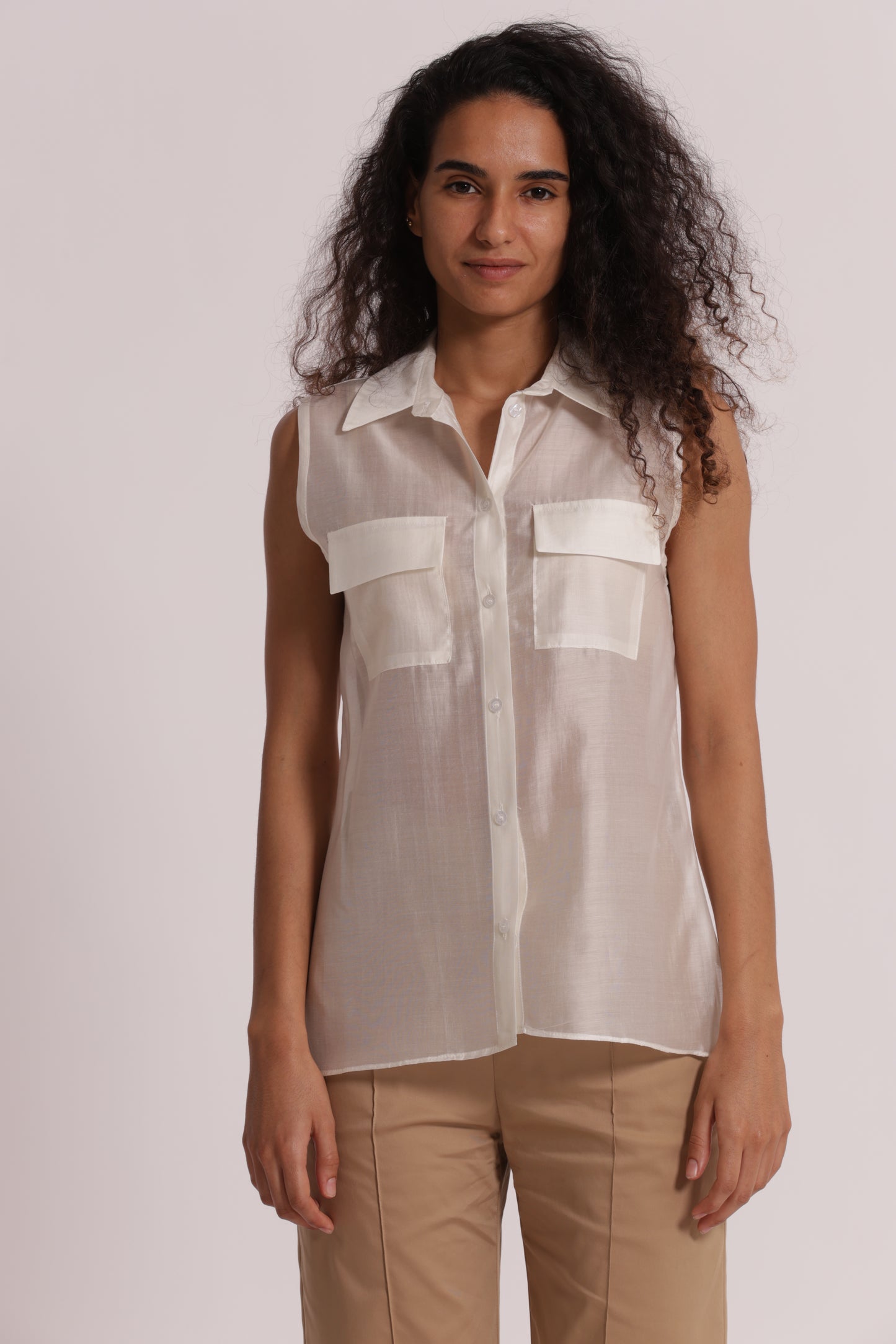 CAMICIA SMANICATA IN TESSUTO LEGGERO