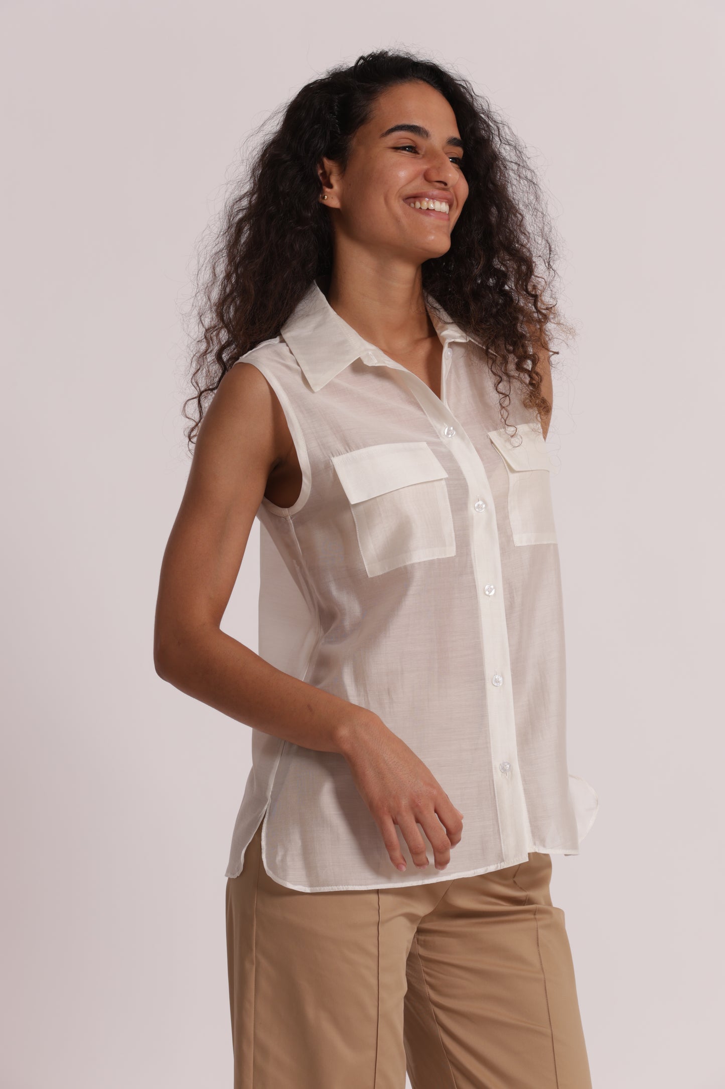 CAMICIA SMANICATA IN TESSUTO LEGGERO